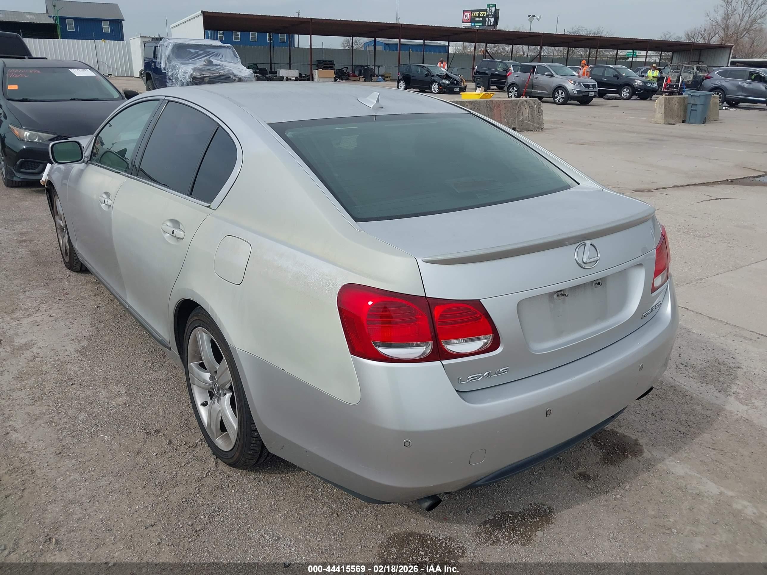 LEXUS GS image 3