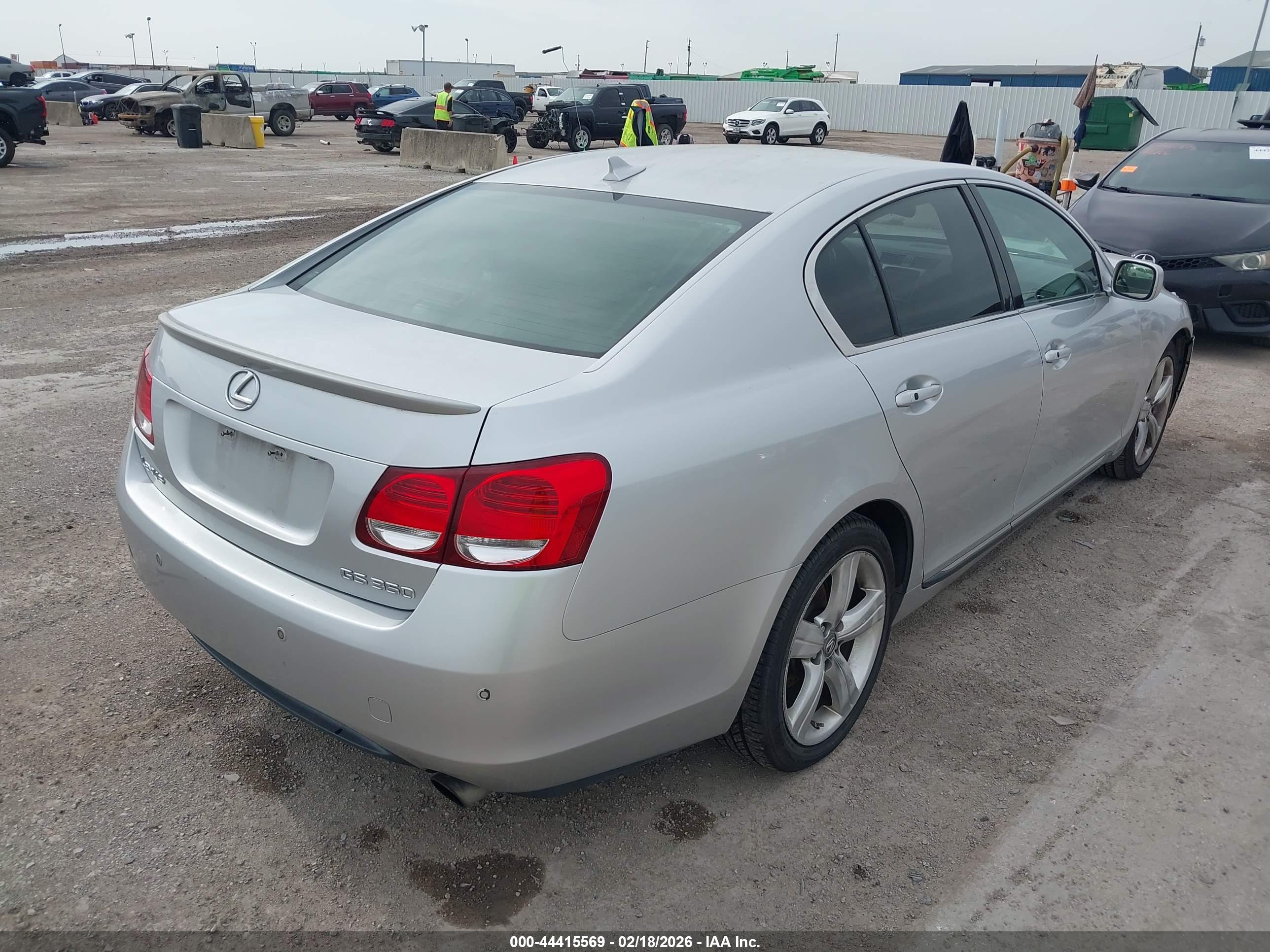 LEXUS GS image 4