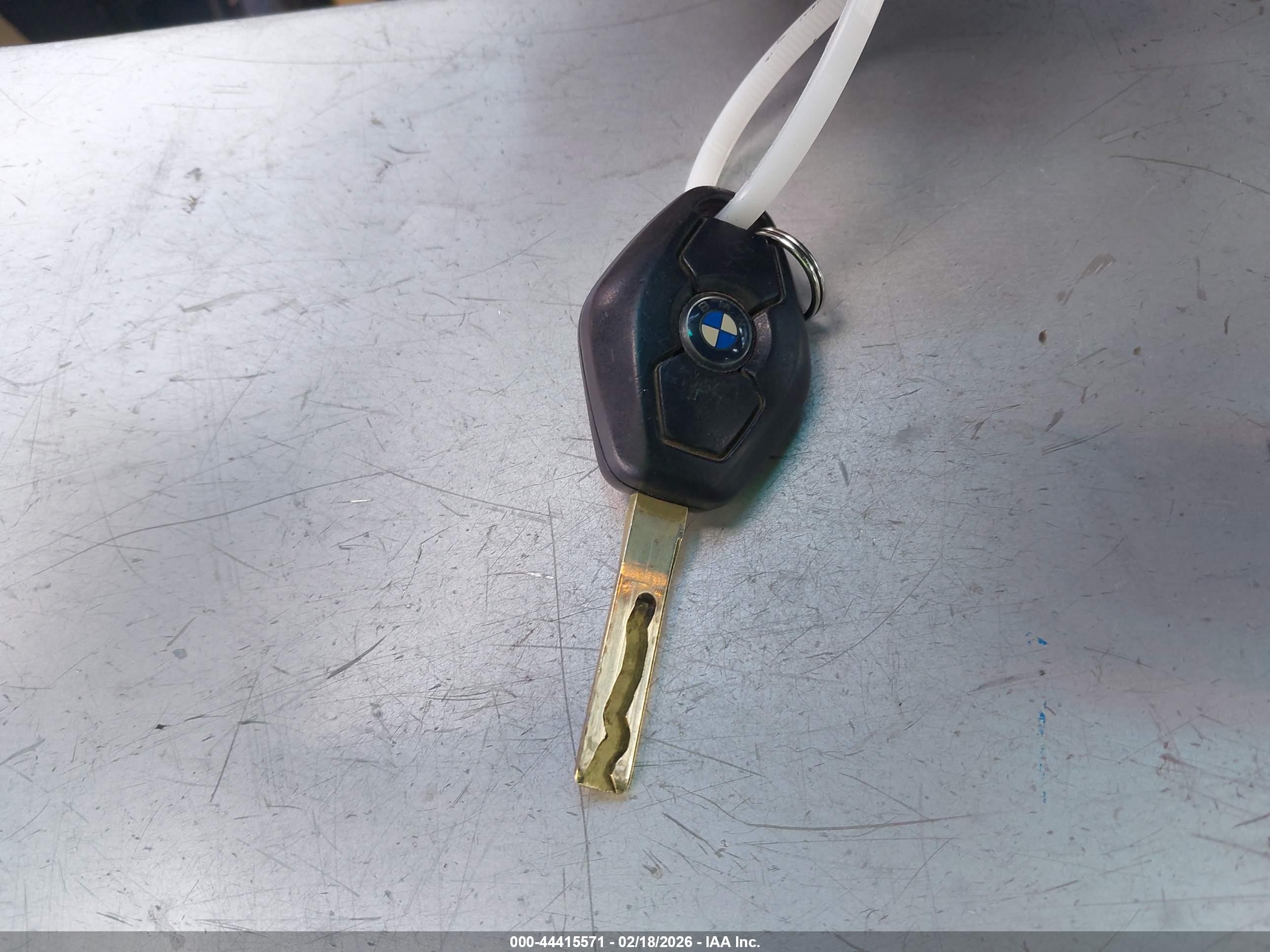 BMW 325I image 11