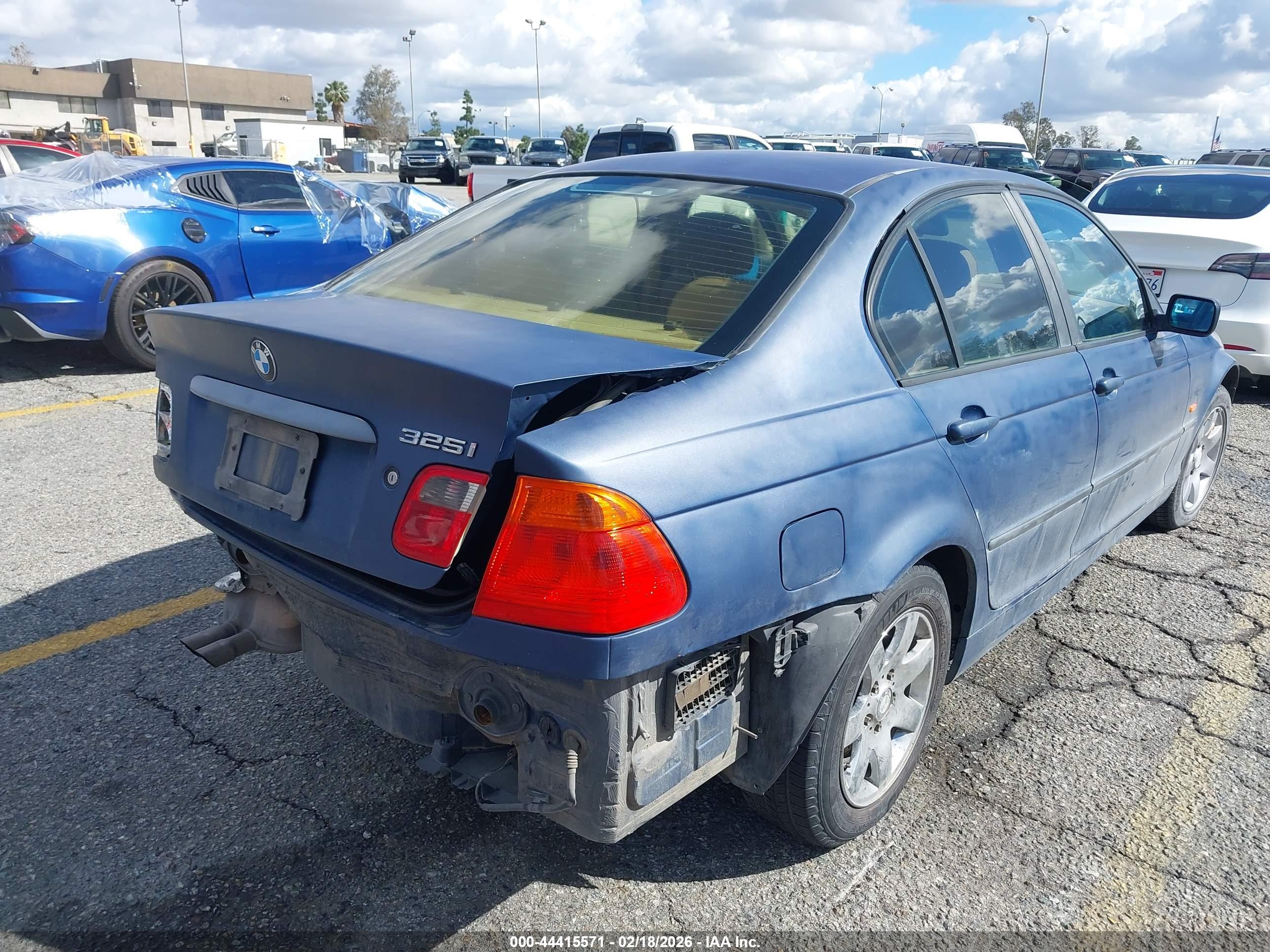 BMW 325I image 4