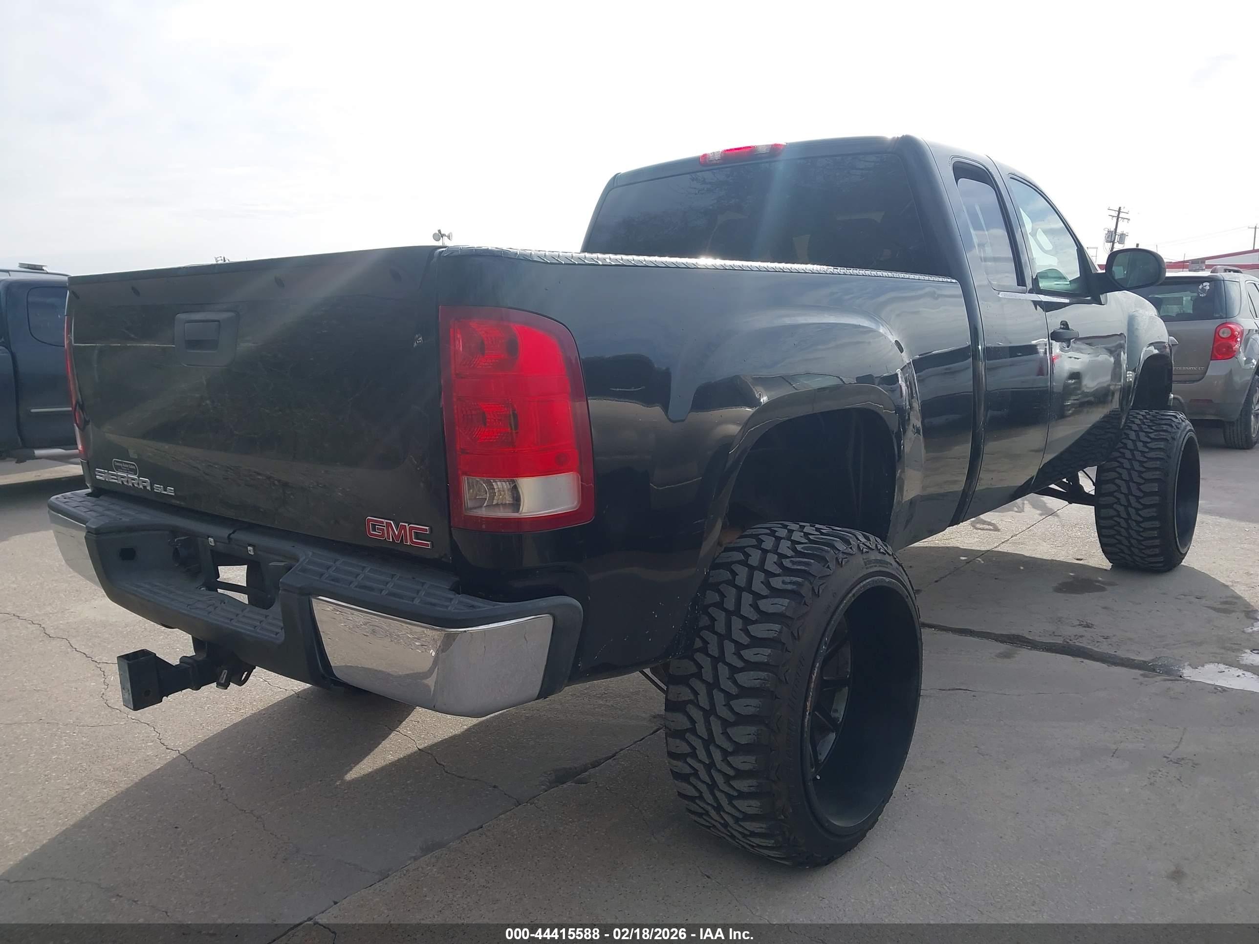 GMC SIERRA image 4