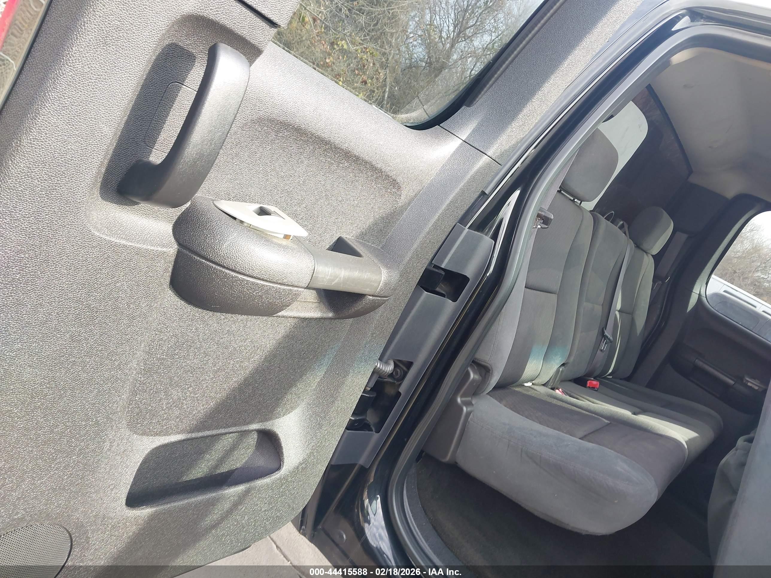 GMC SIERRA image 8