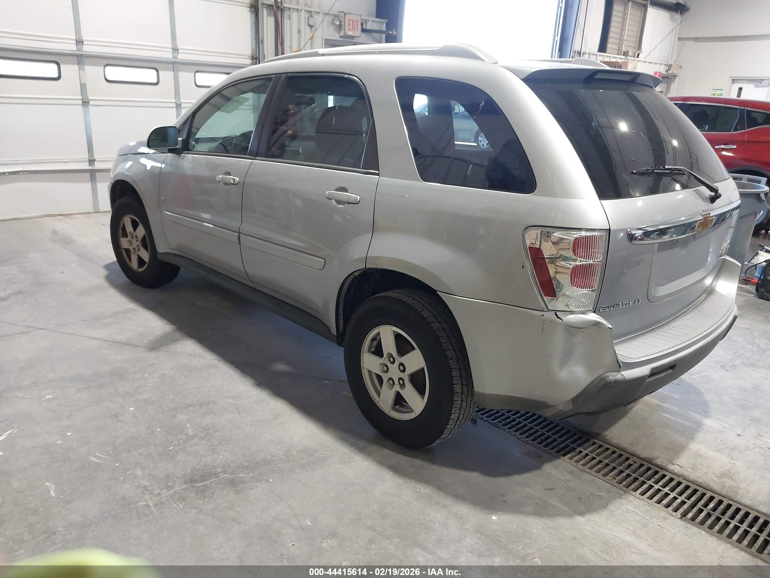 CHEVROLET EQUINOX image 3