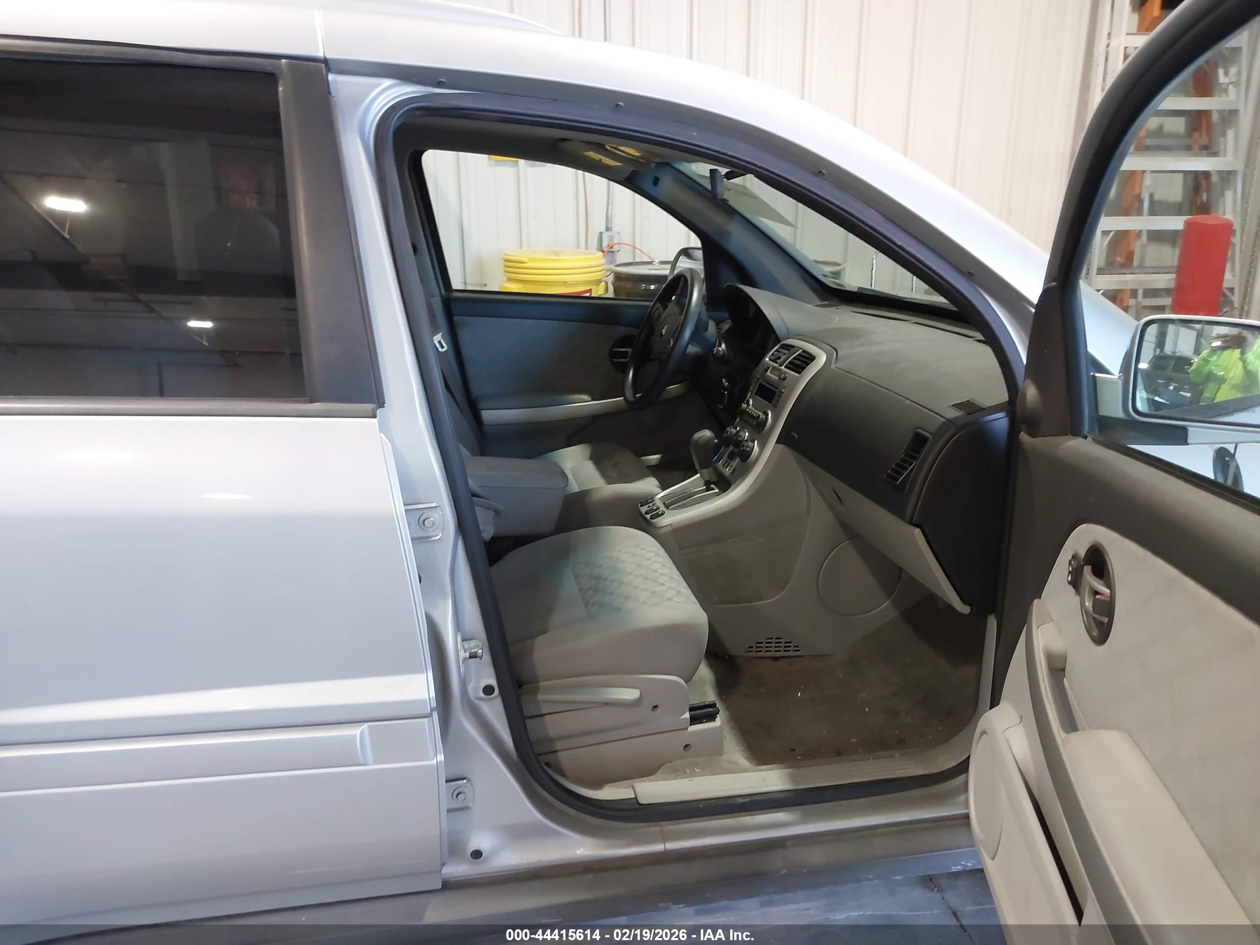 CHEVROLET EQUINOX image 5