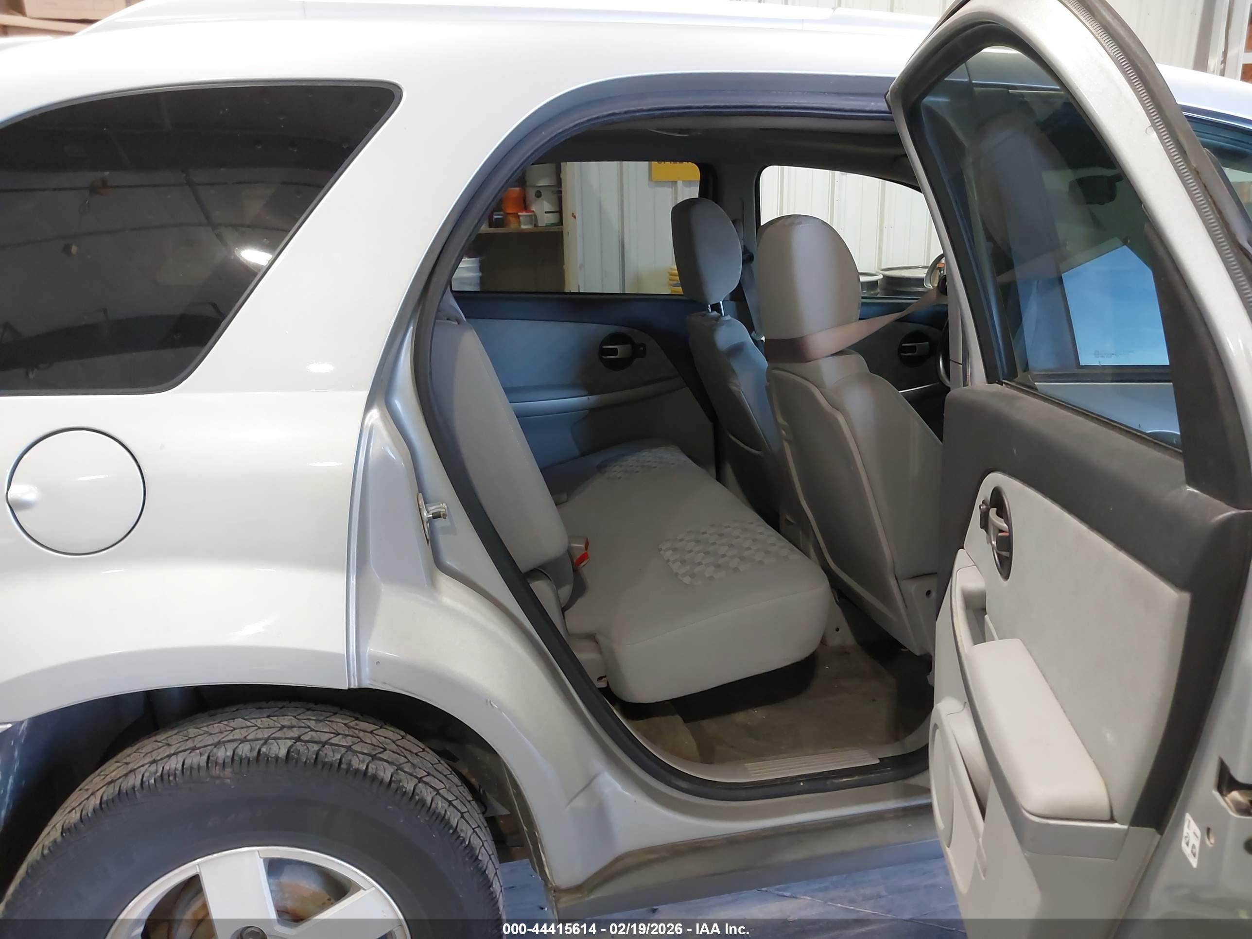 CHEVROLET EQUINOX image 8