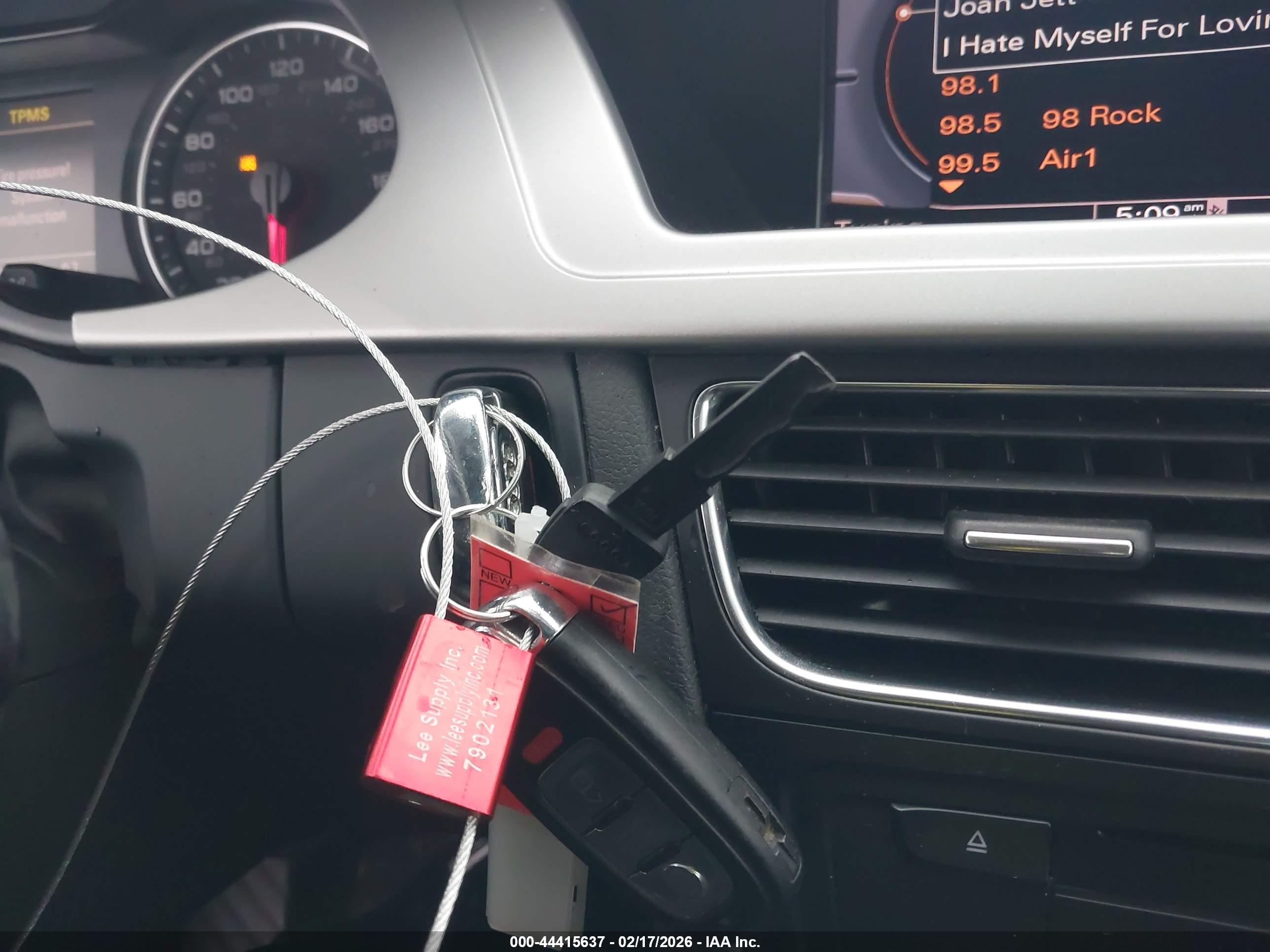 AUDI A4 image 11
