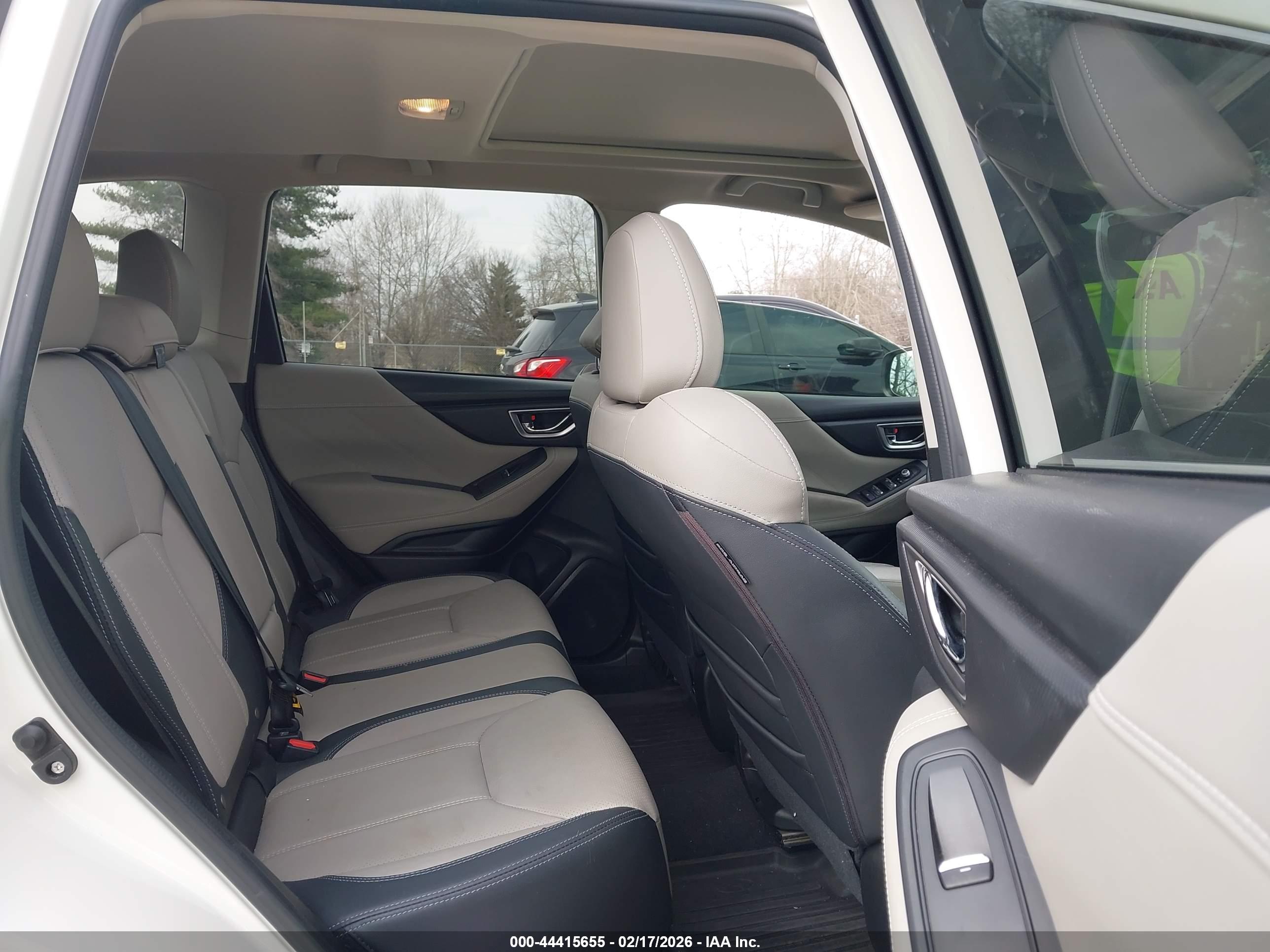 SUBARU FORESTER image 8
