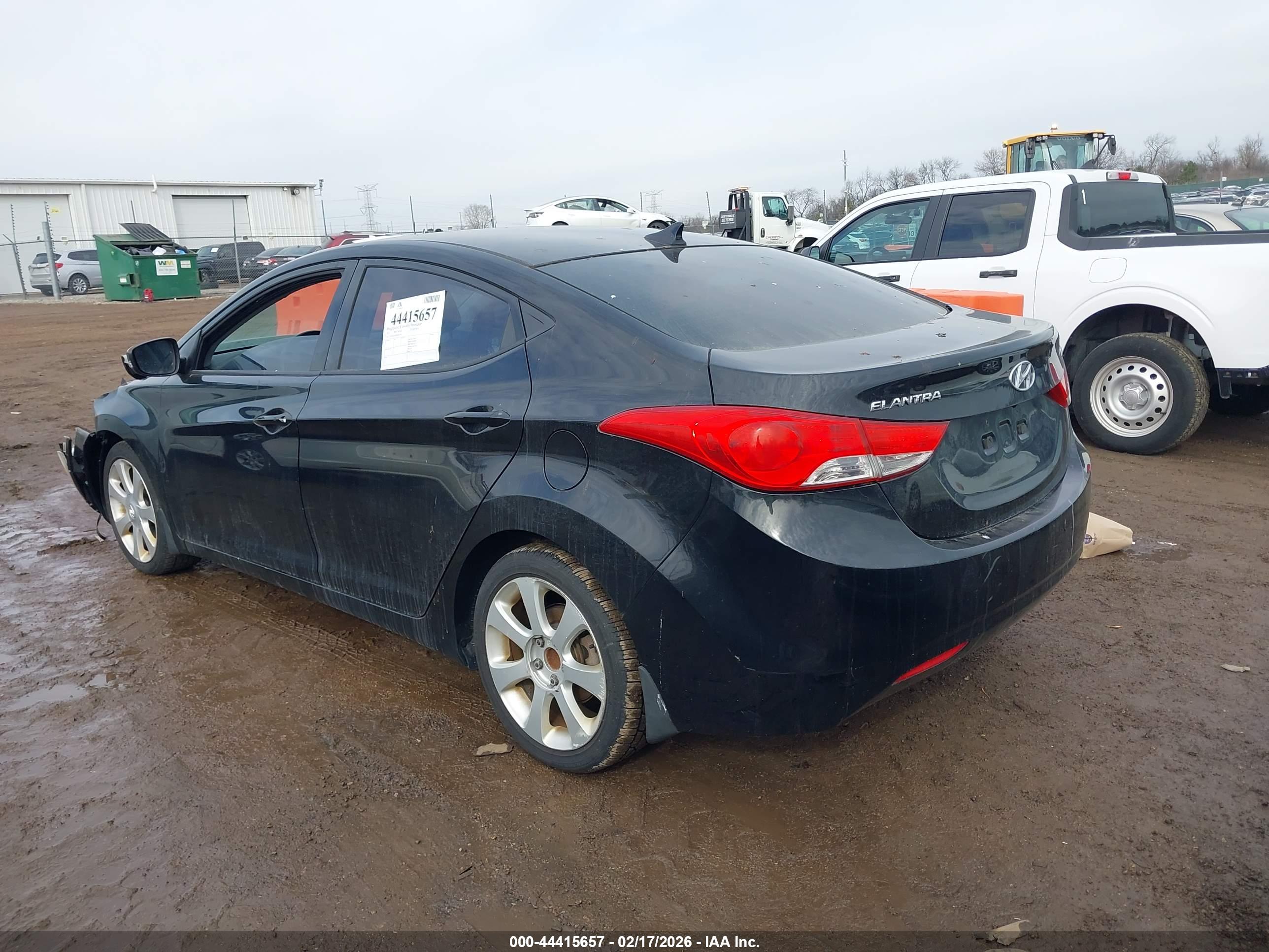 HYUNDAI ELANTRA image 3
