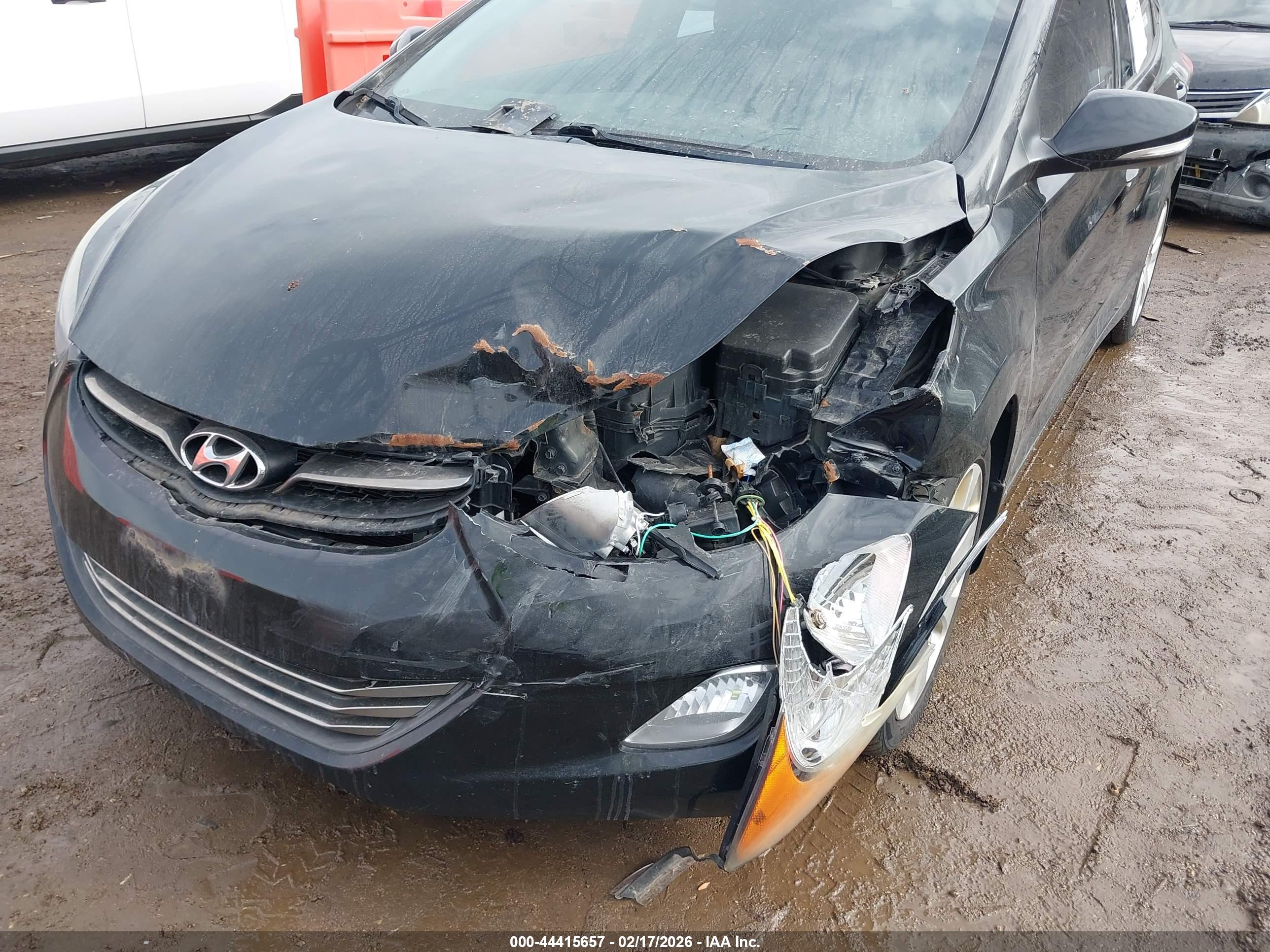 HYUNDAI ELANTRA image 6
