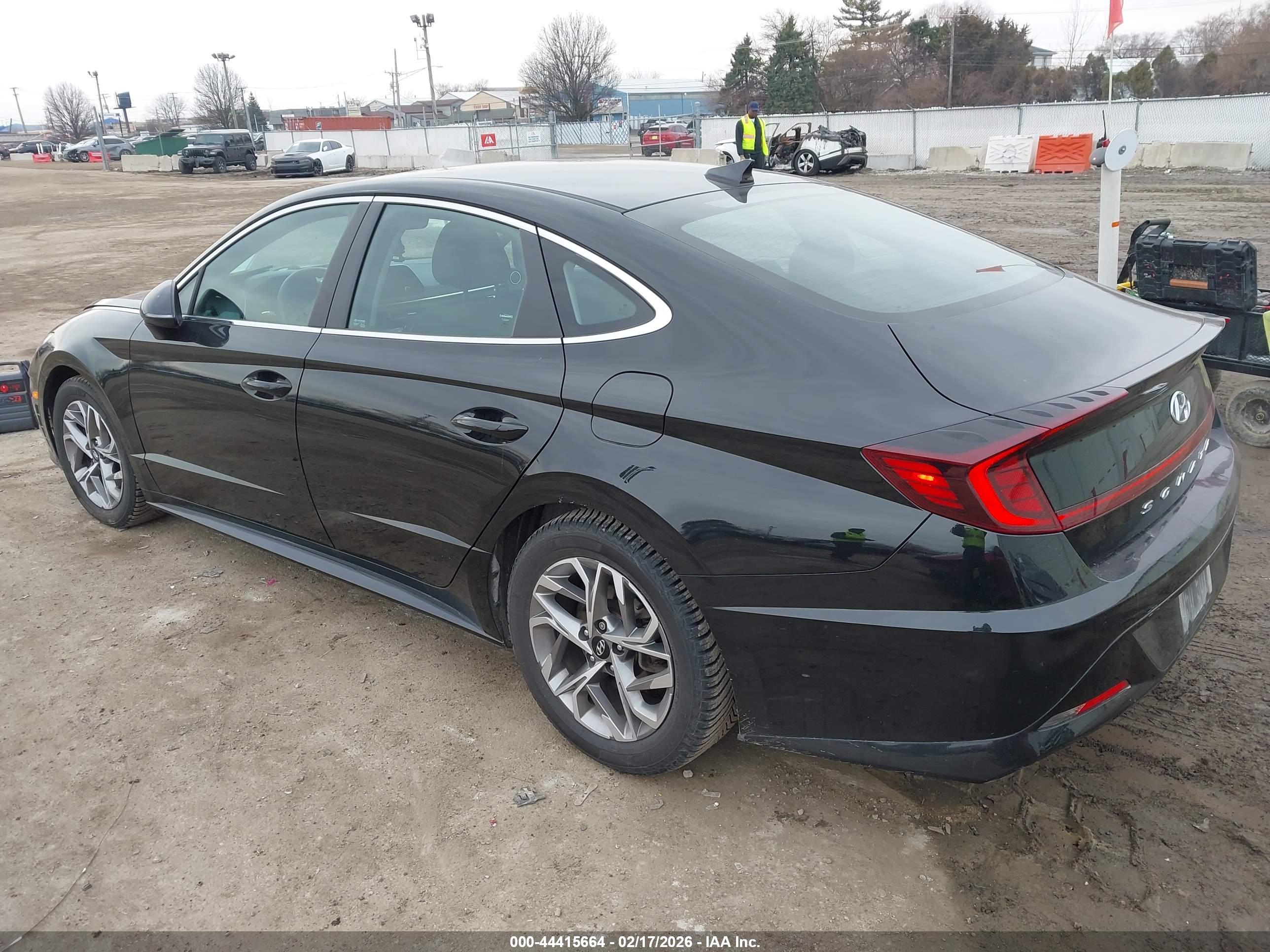 HYUNDAI SONATA image 3
