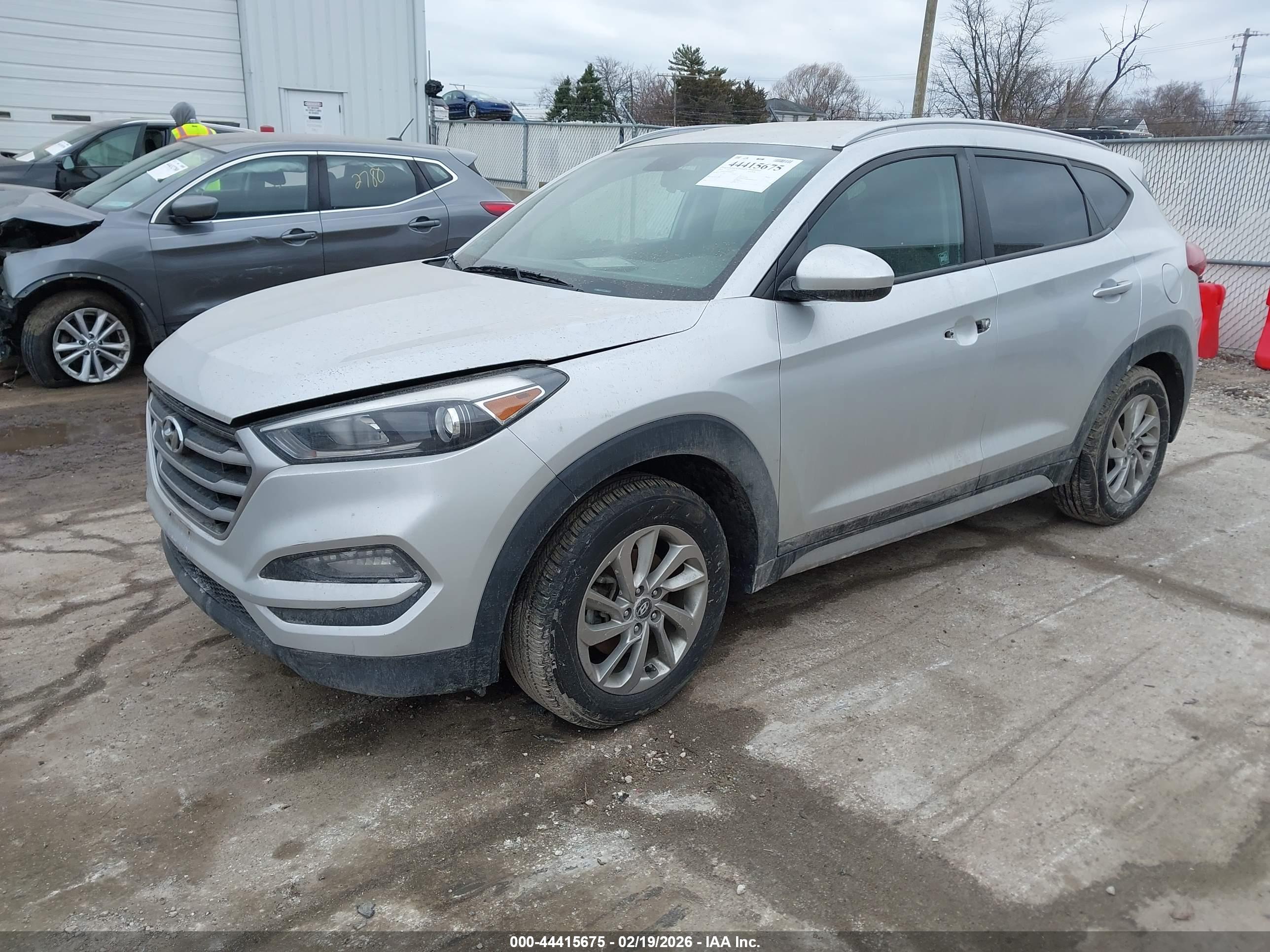 HYUNDAI TUCSON image 2