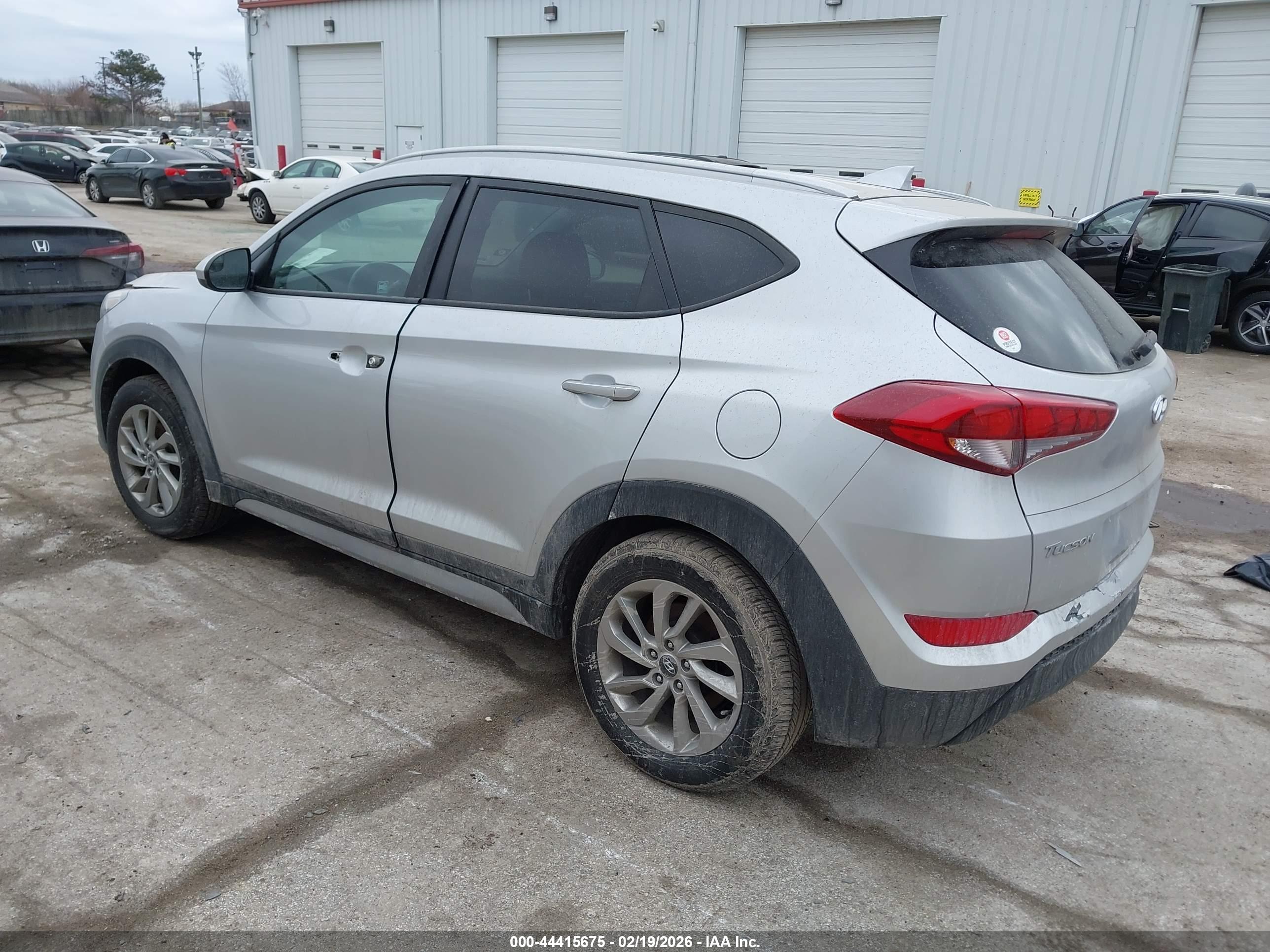 HYUNDAI TUCSON image 3