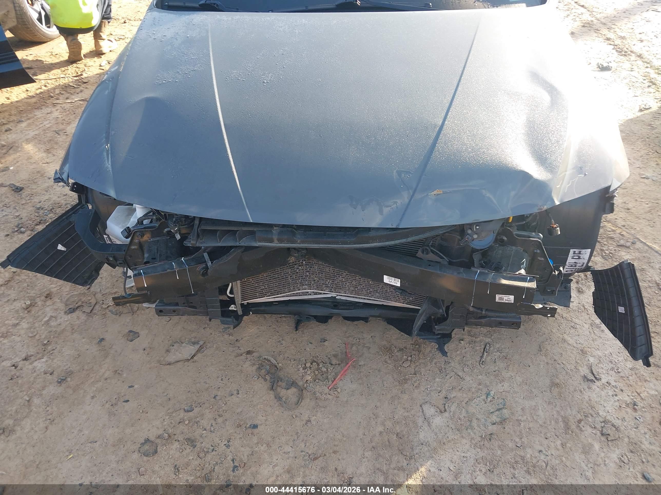 HYUNDAI ELANTRA image 6