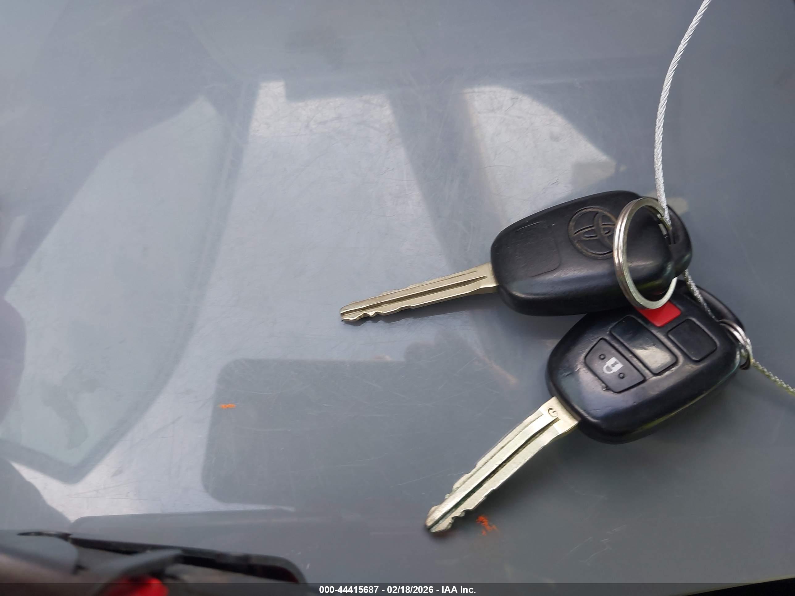 TOYOTA CAMRY image 11