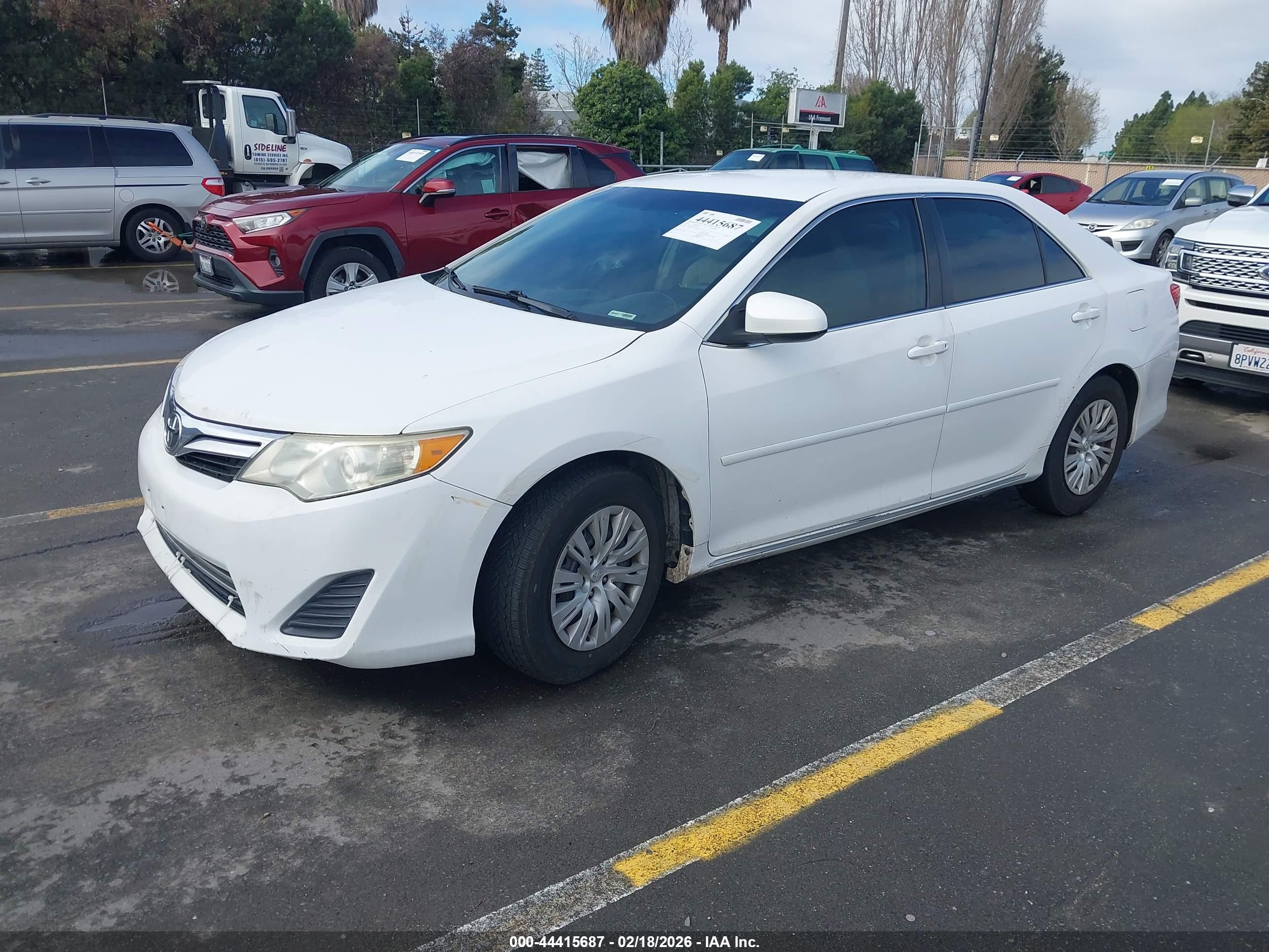 TOYOTA CAMRY image 2