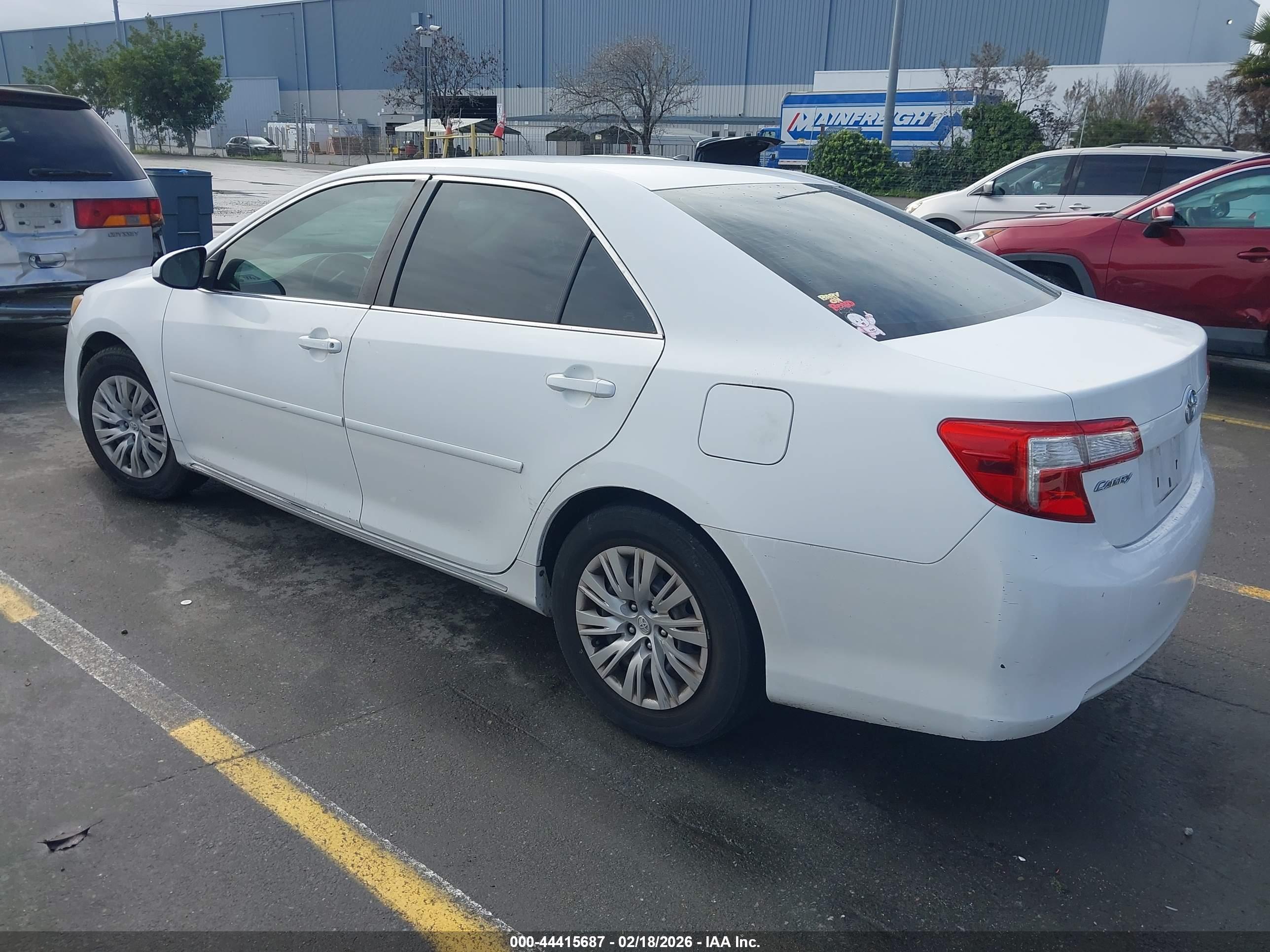 TOYOTA CAMRY image 3