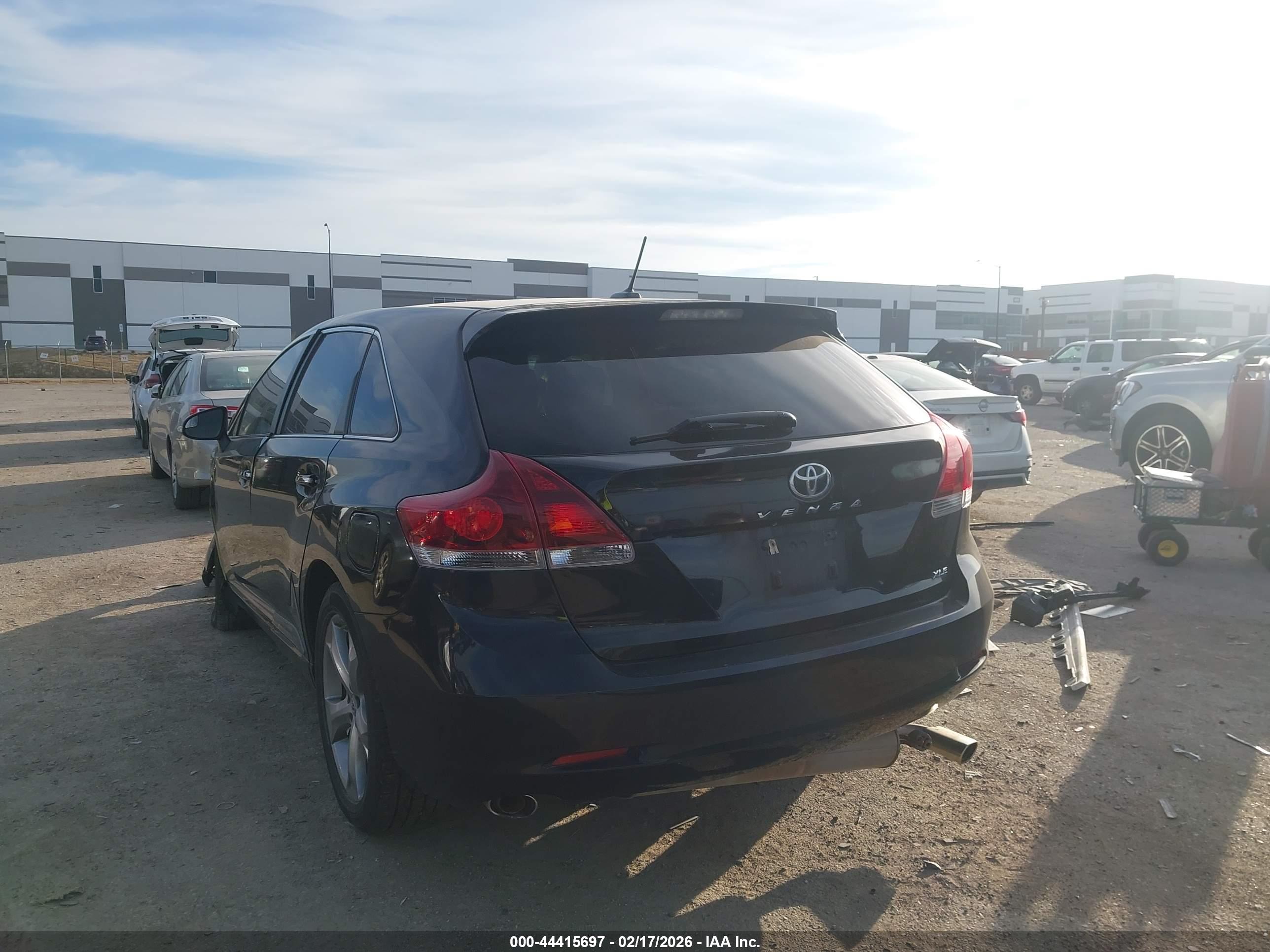 TOYOTA VENZA image 3