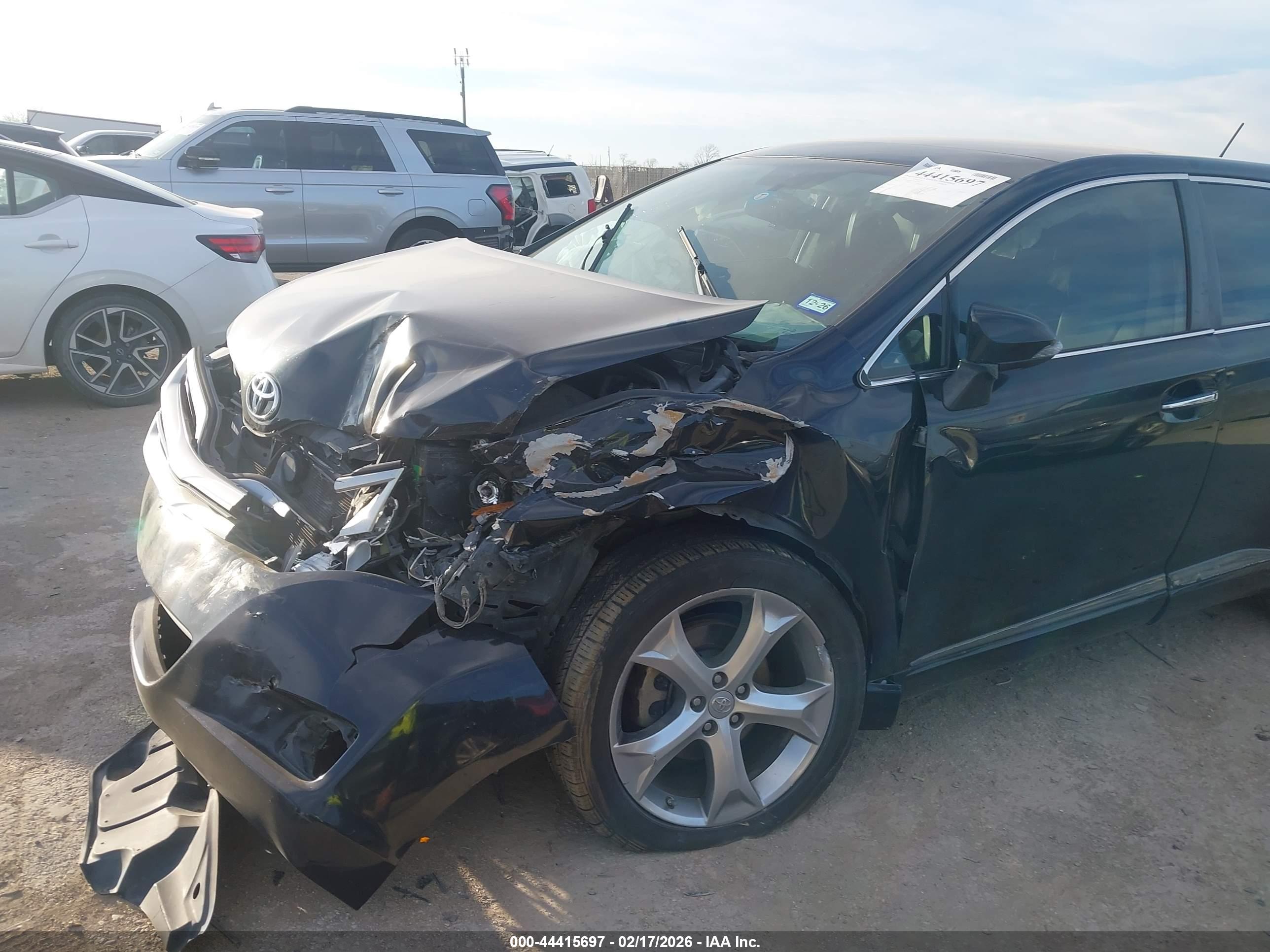 TOYOTA VENZA image 6