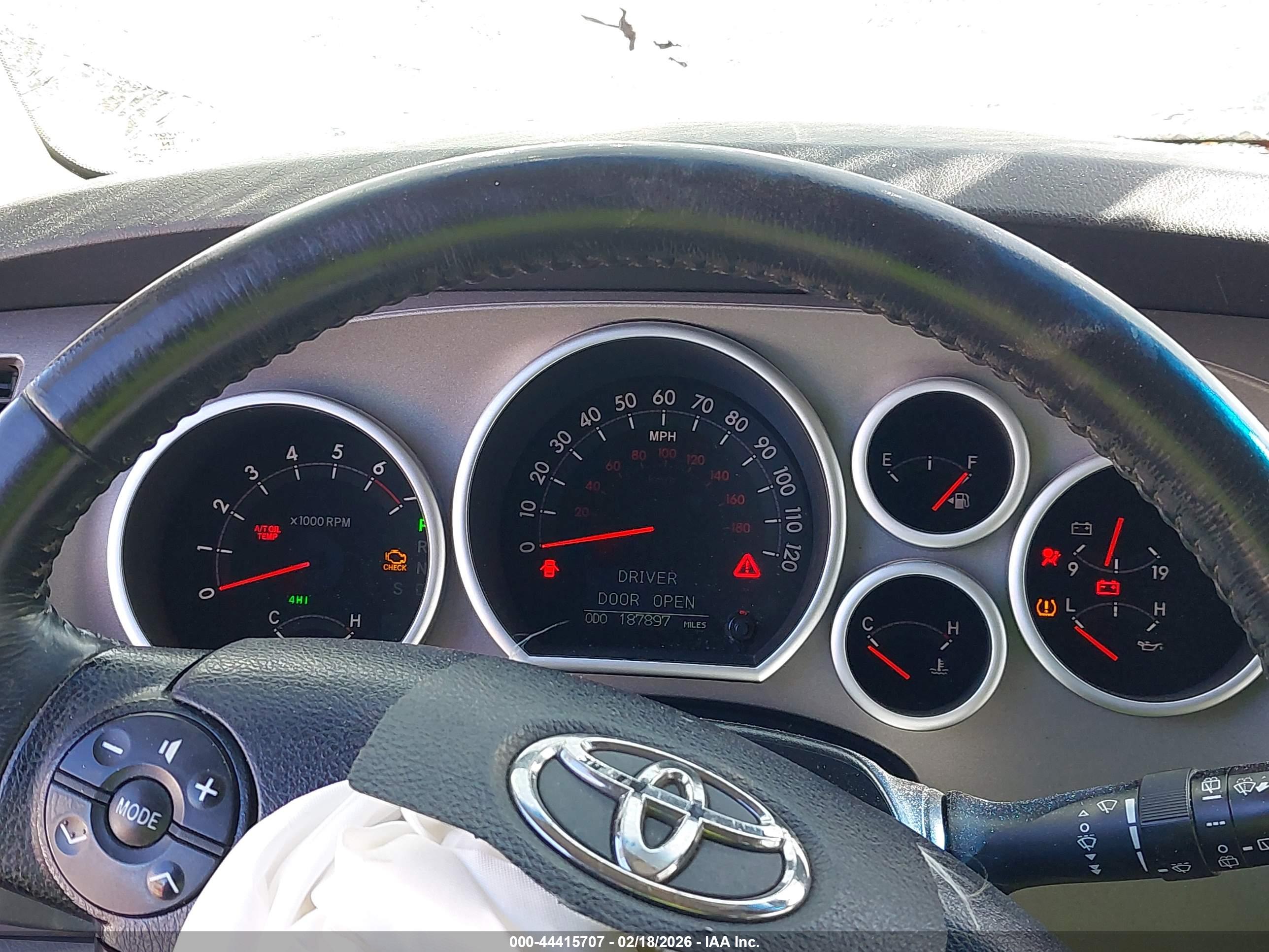 TOYOTA SEQUOIA image 7