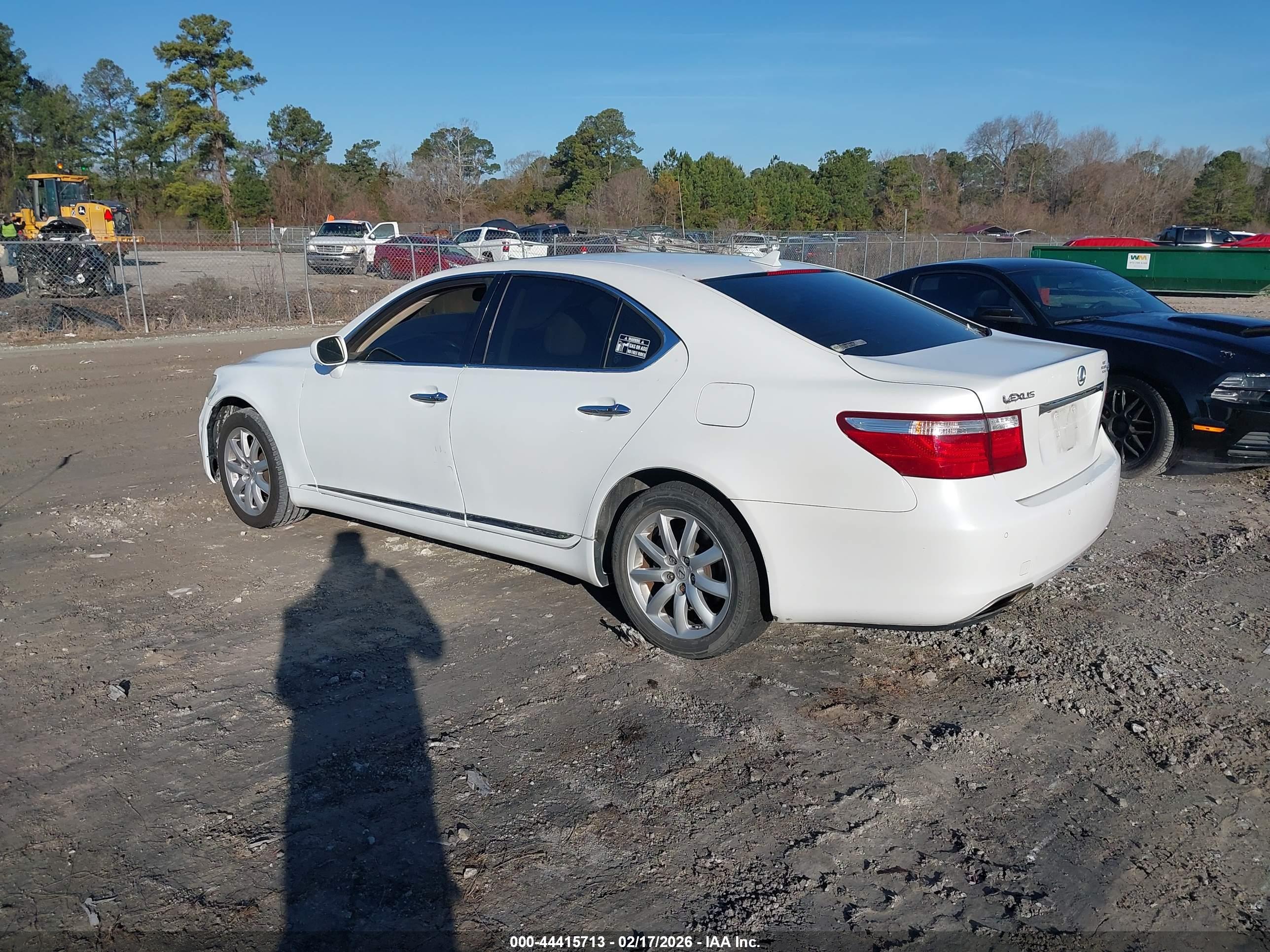 LEXUS LS image 3