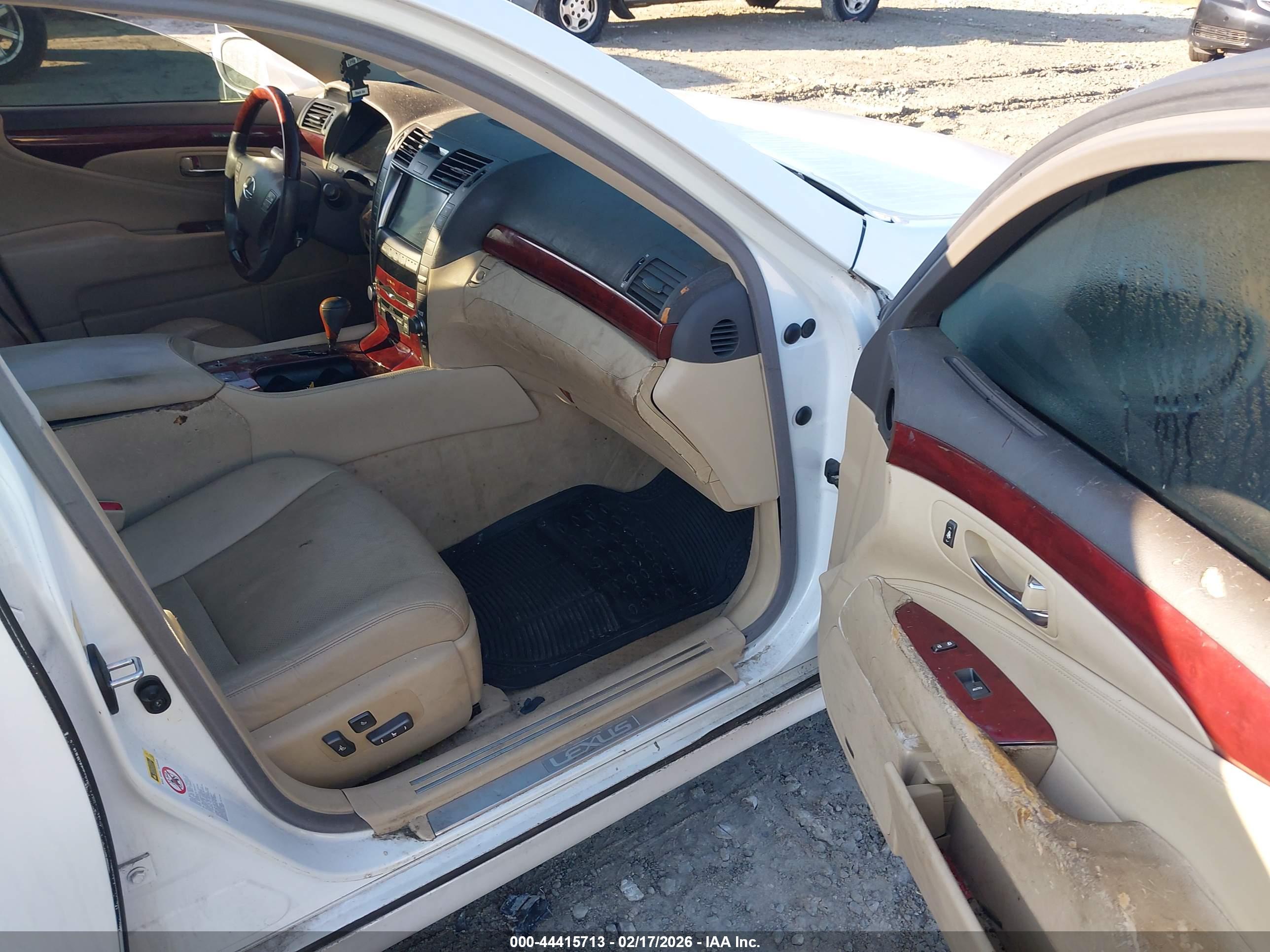 LEXUS LS image 5
