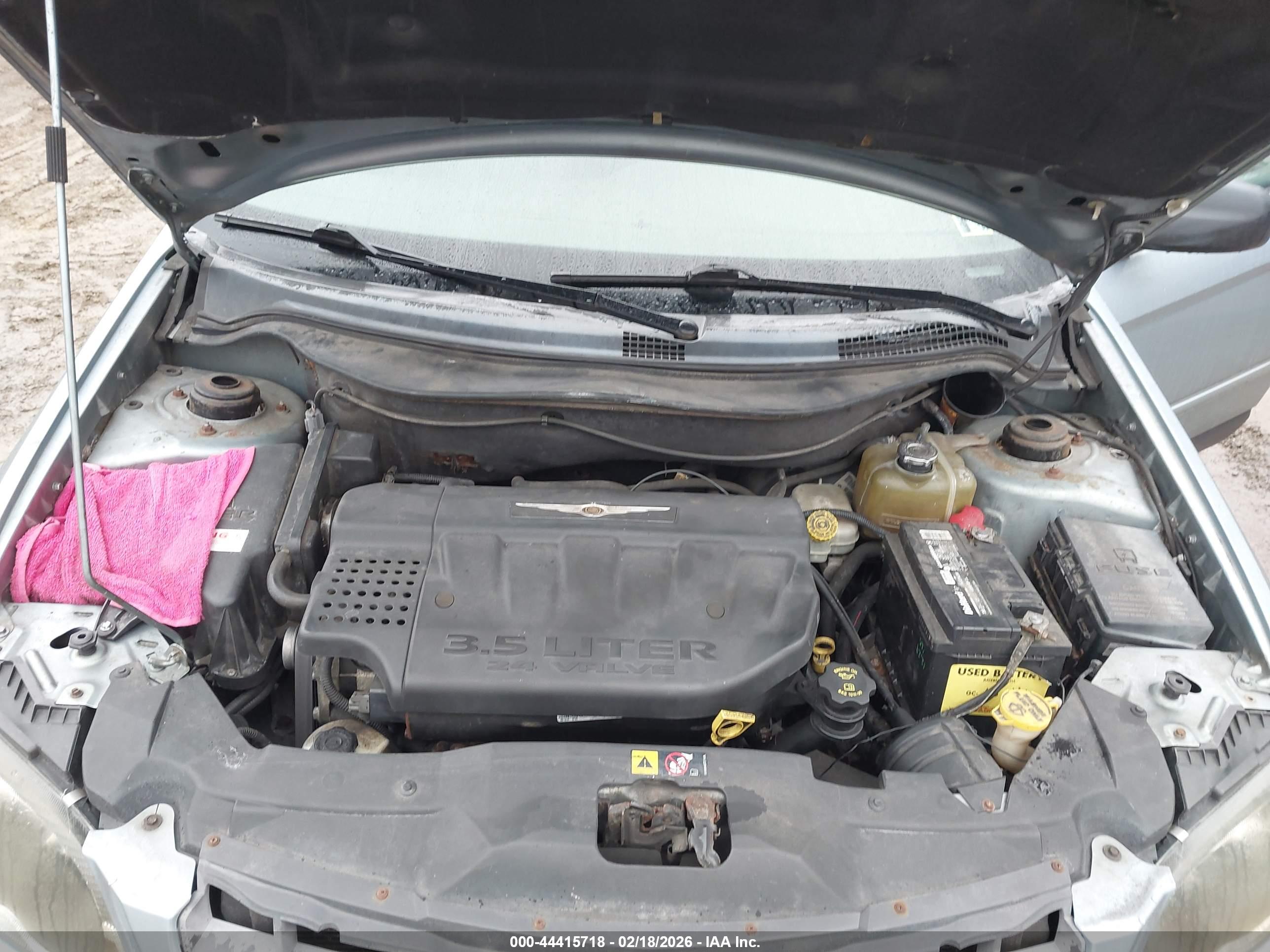 CHRYSLER PACIFICA image 10
