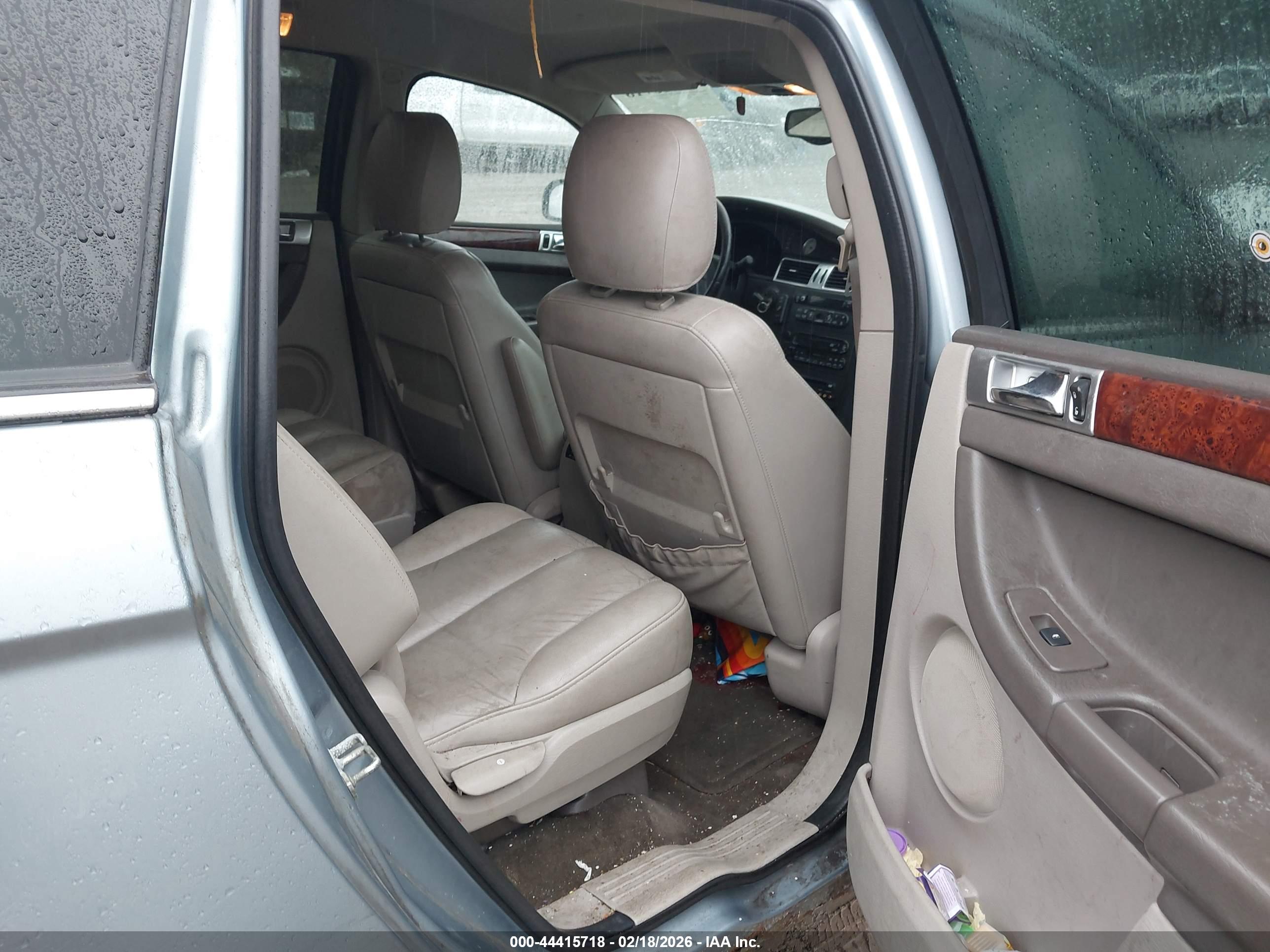 CHRYSLER PACIFICA image 8