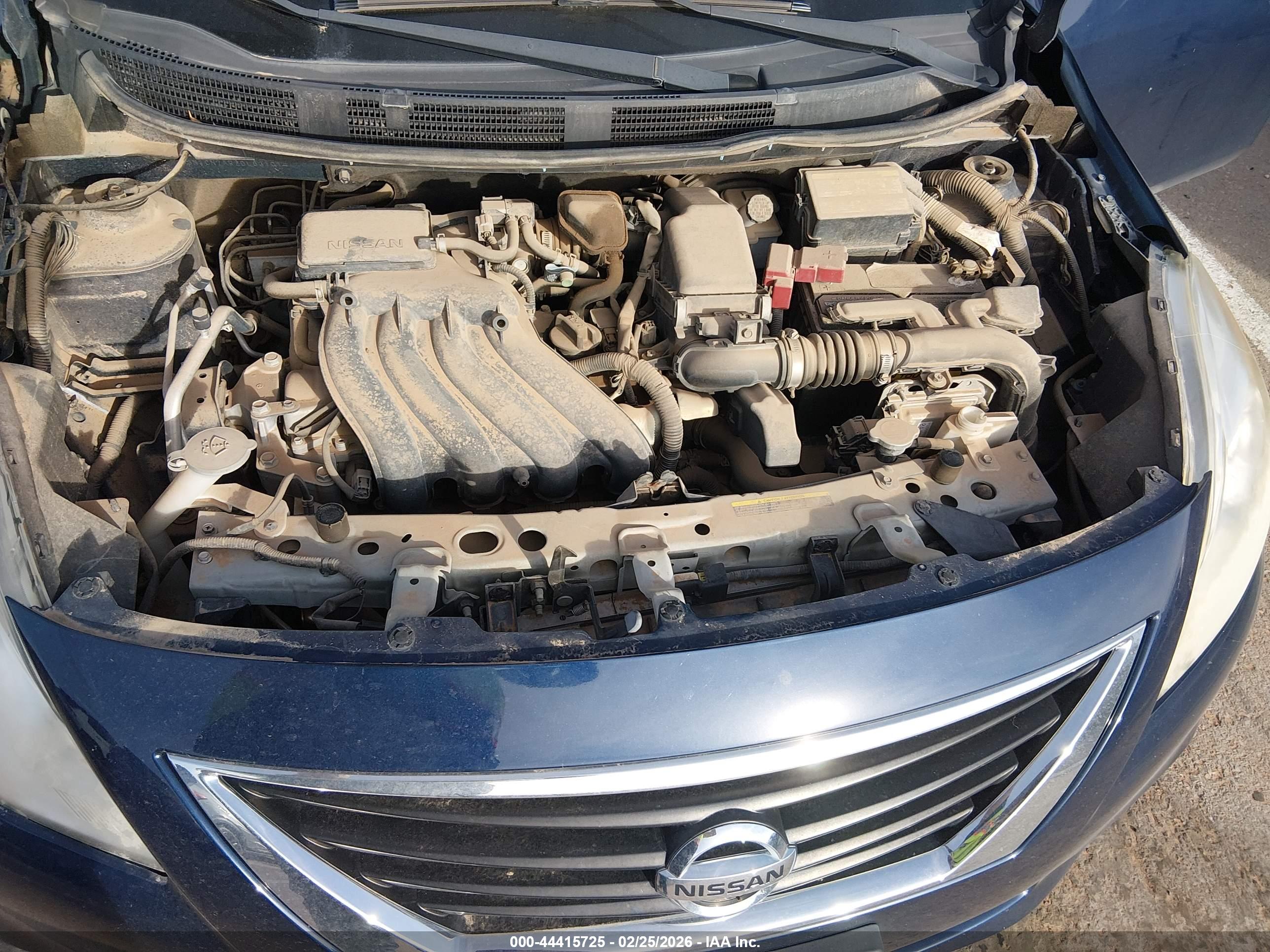 NISSAN VERSA image 10