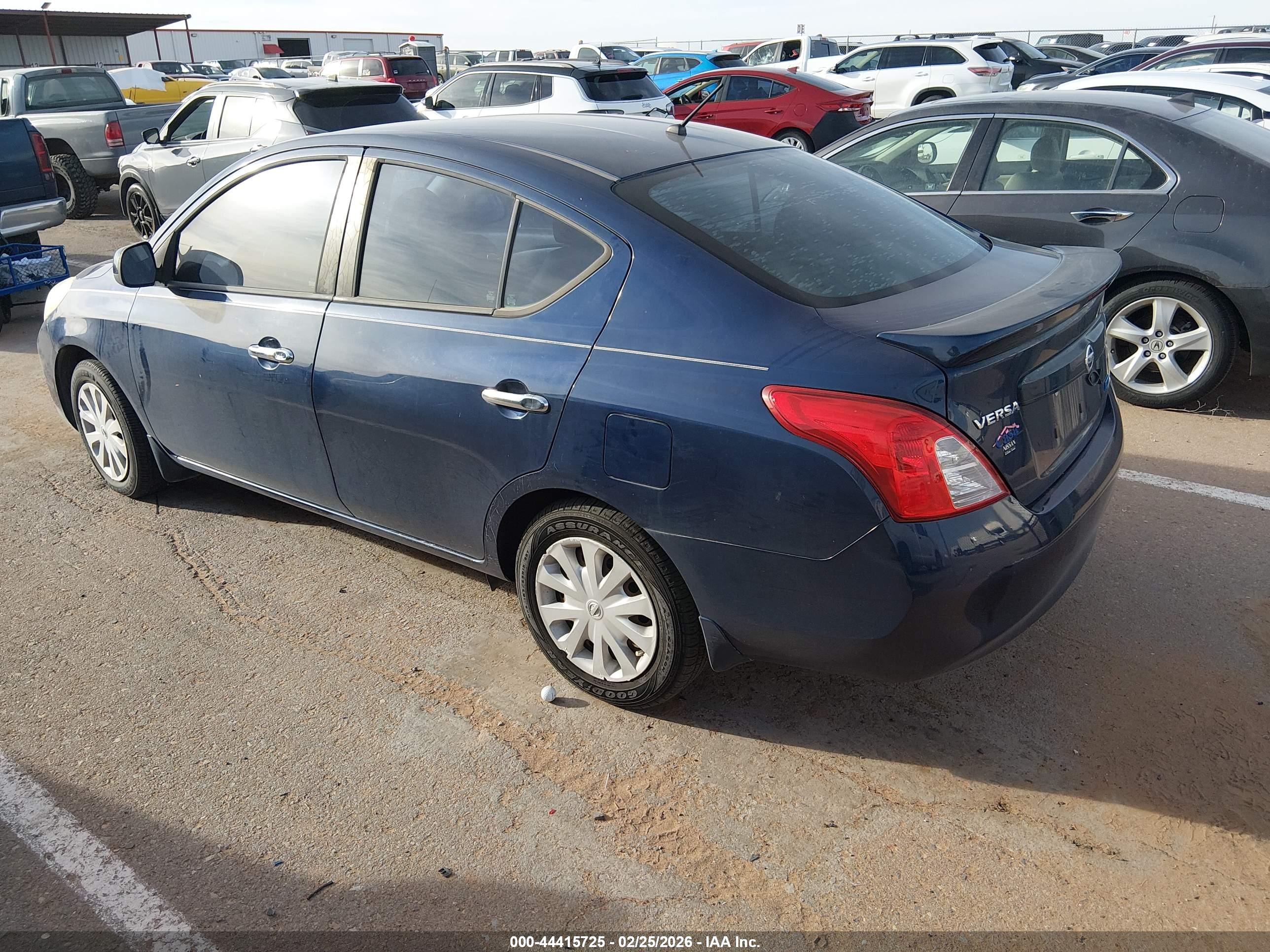 NISSAN VERSA image 3