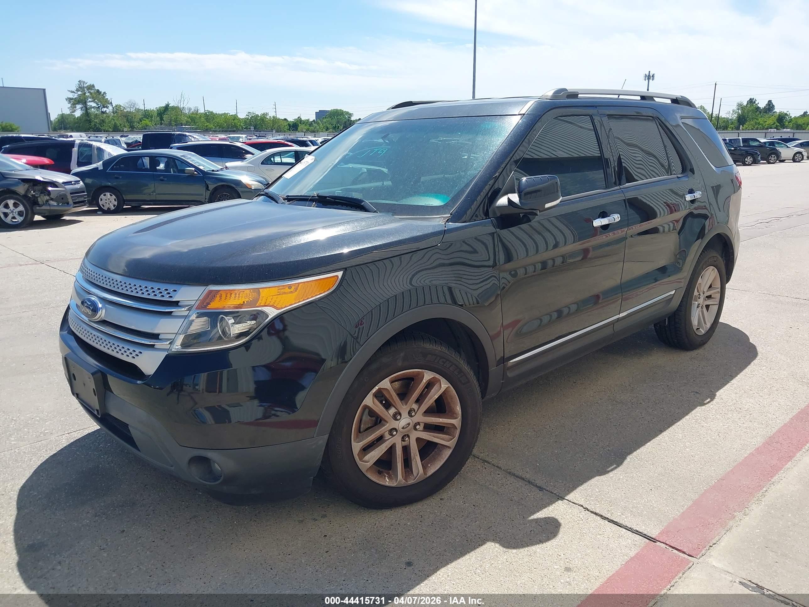 FORD EXPLORER image 2