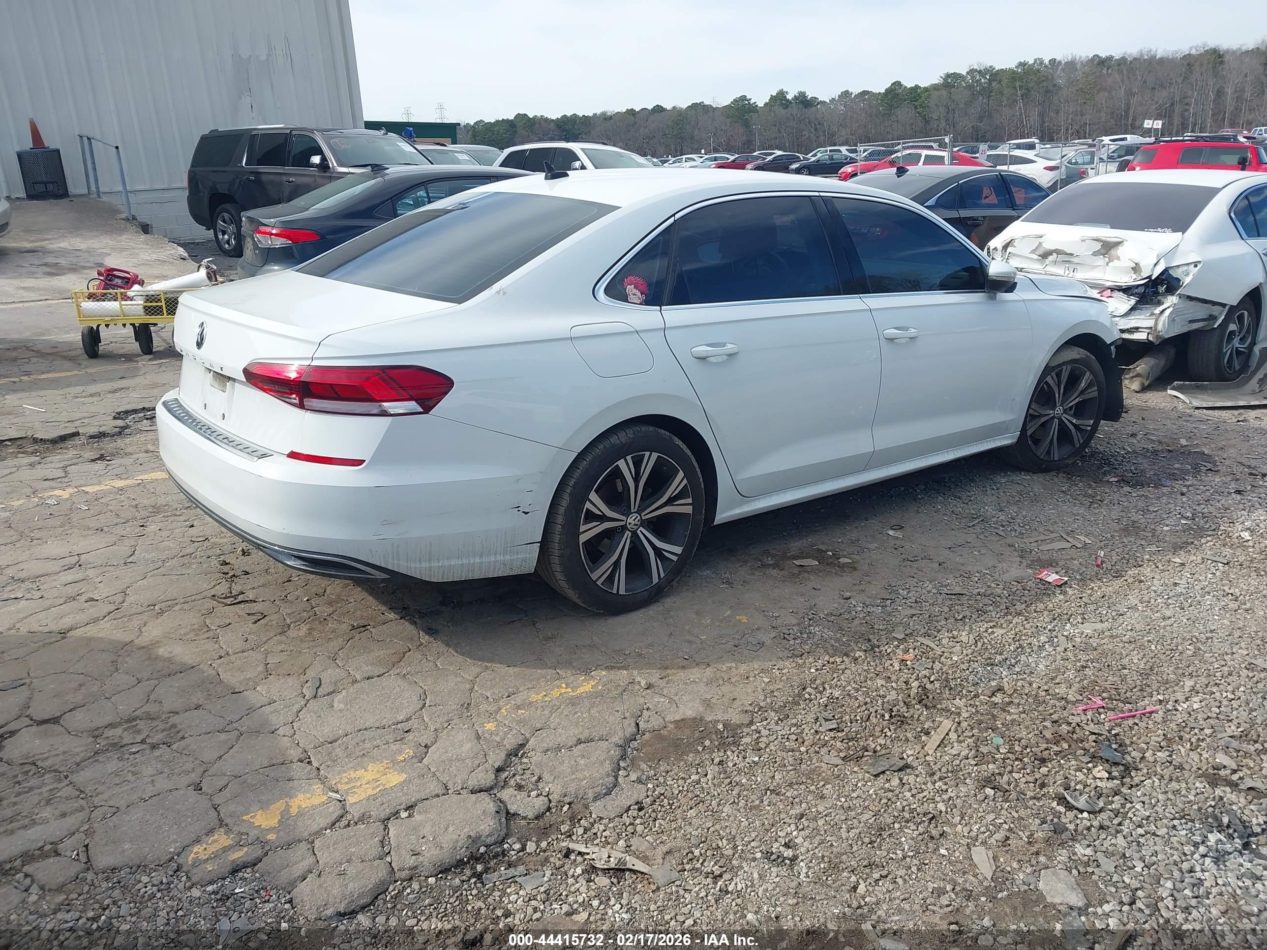 VOLKSWAGEN PASSAT image 4