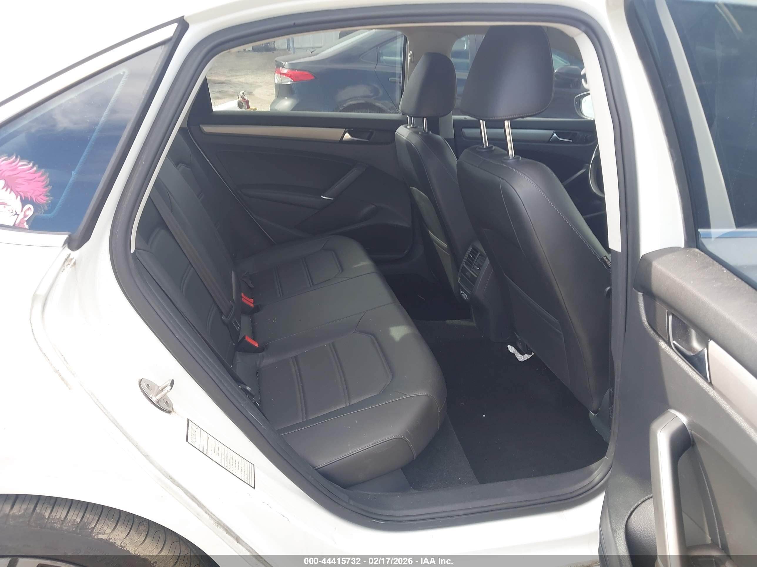 VOLKSWAGEN PASSAT image 8