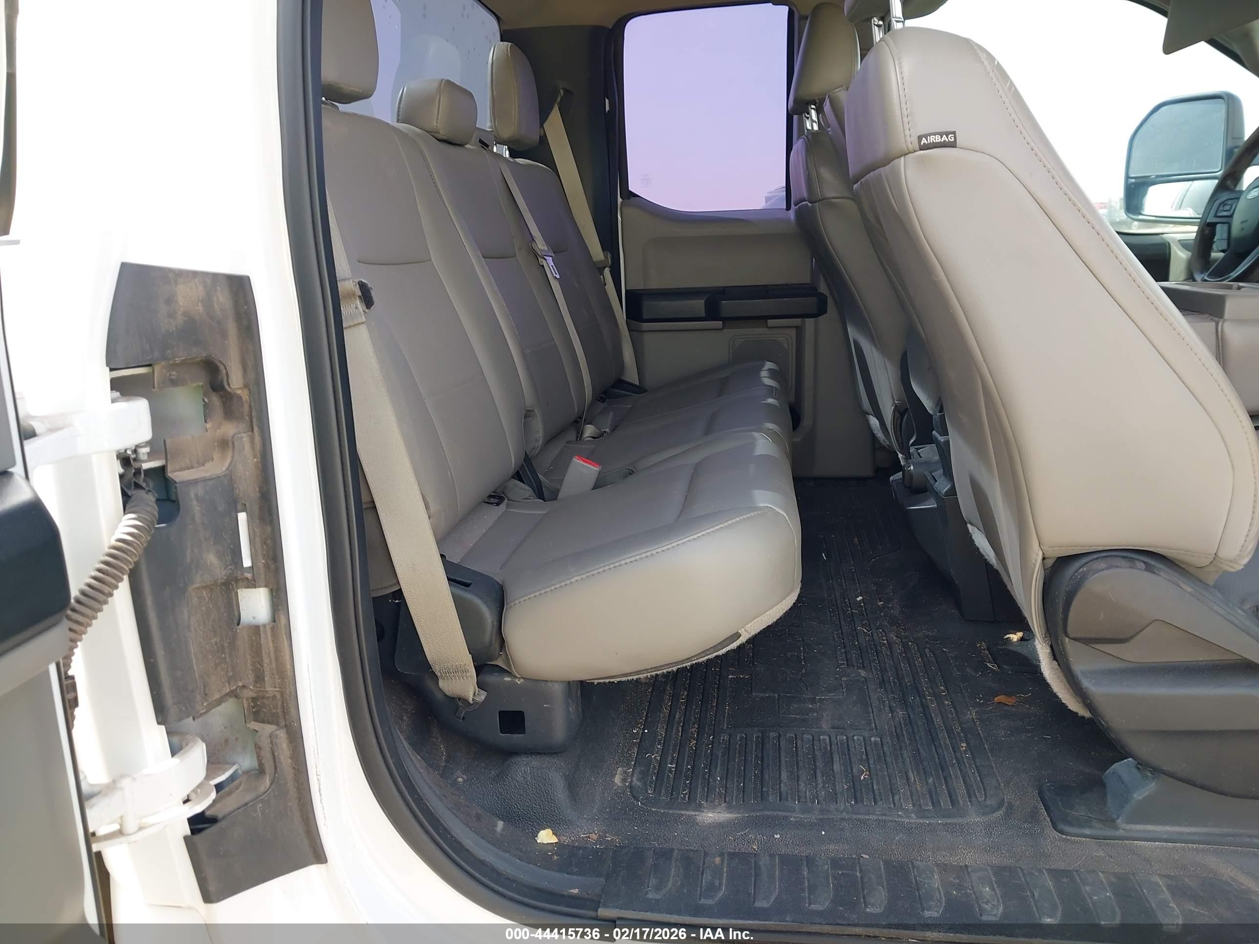 FORD F-250 image 8