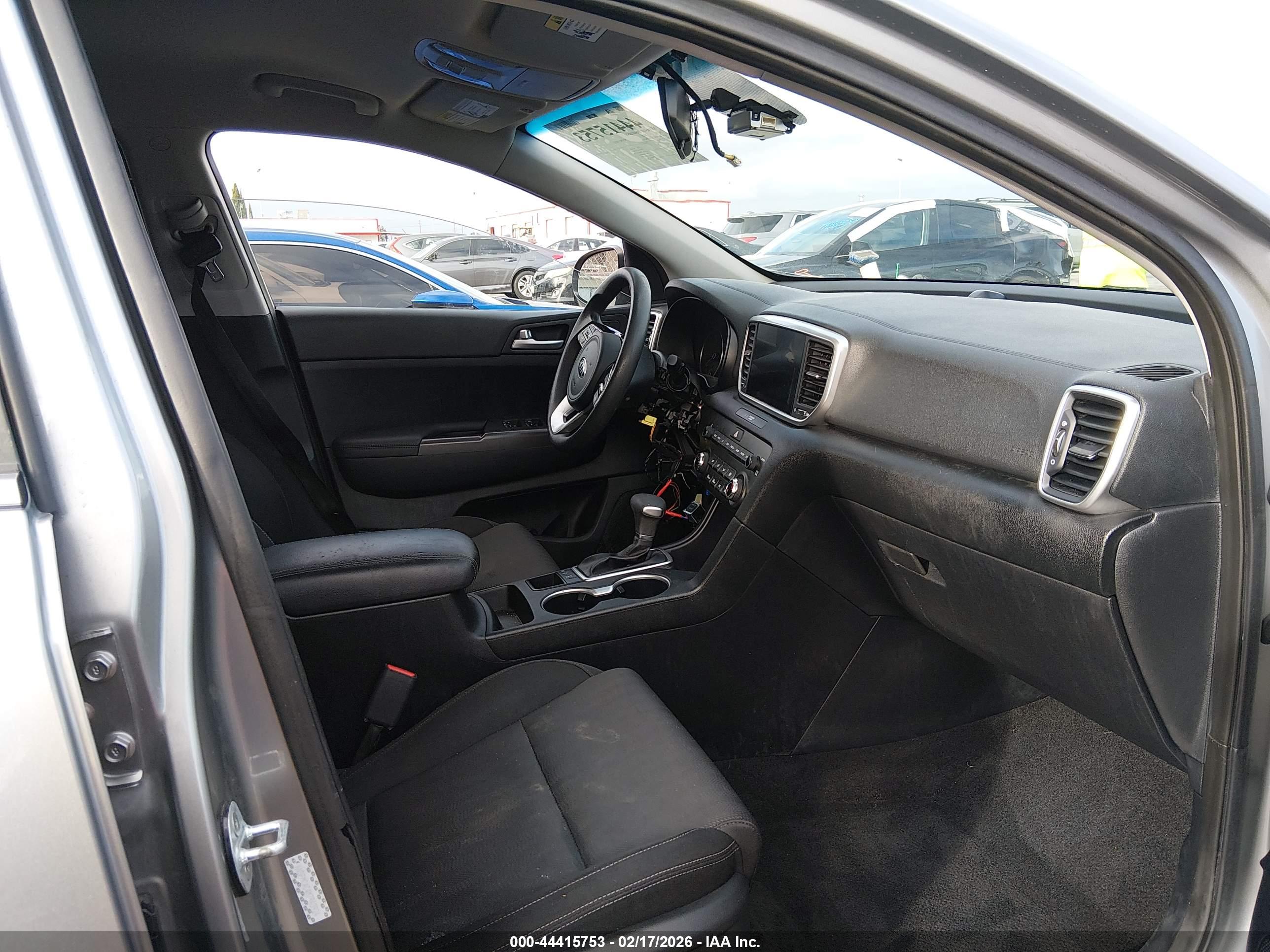 KIA SPORTAGE image 5