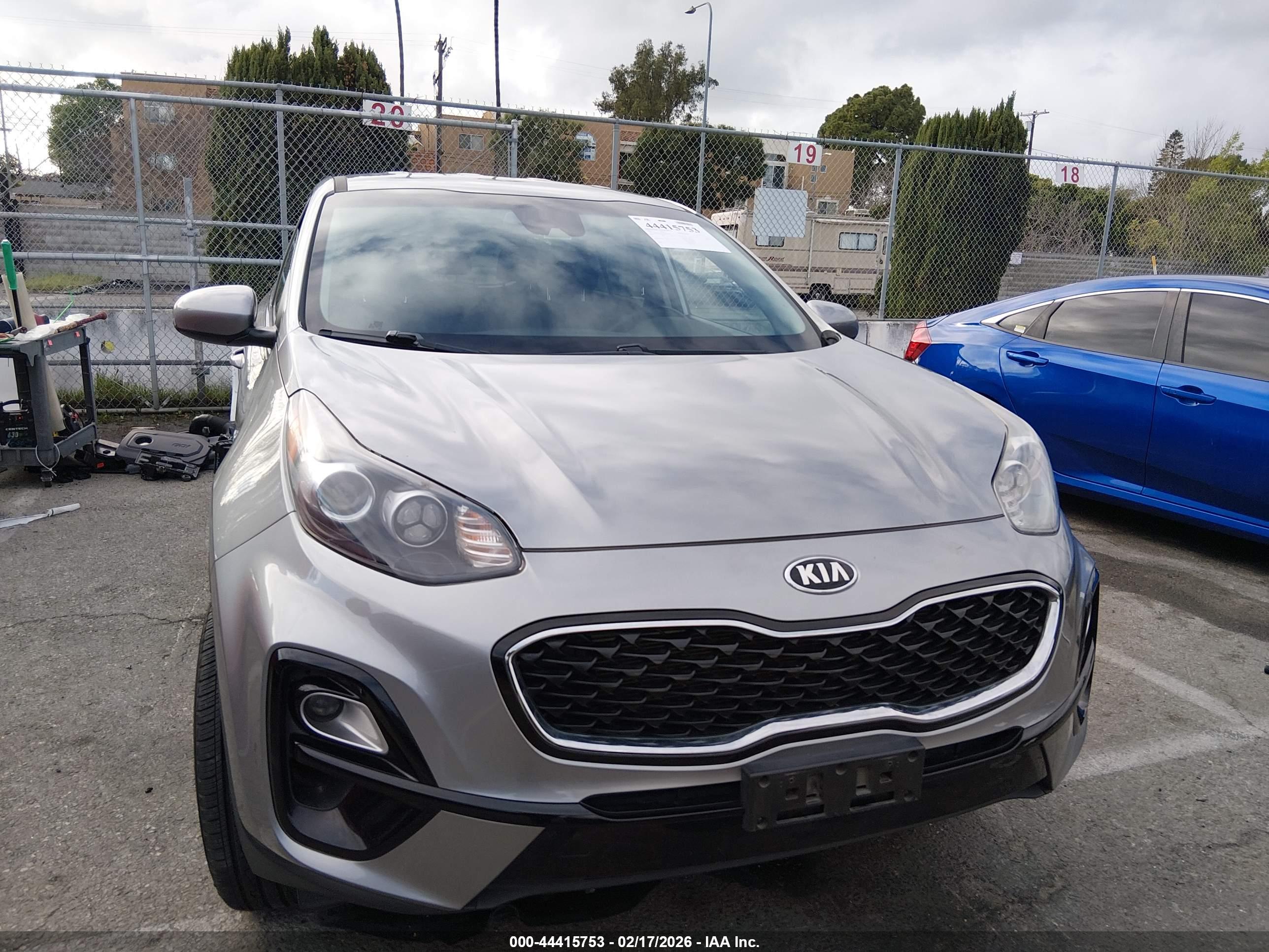 KIA SPORTAGE image 6