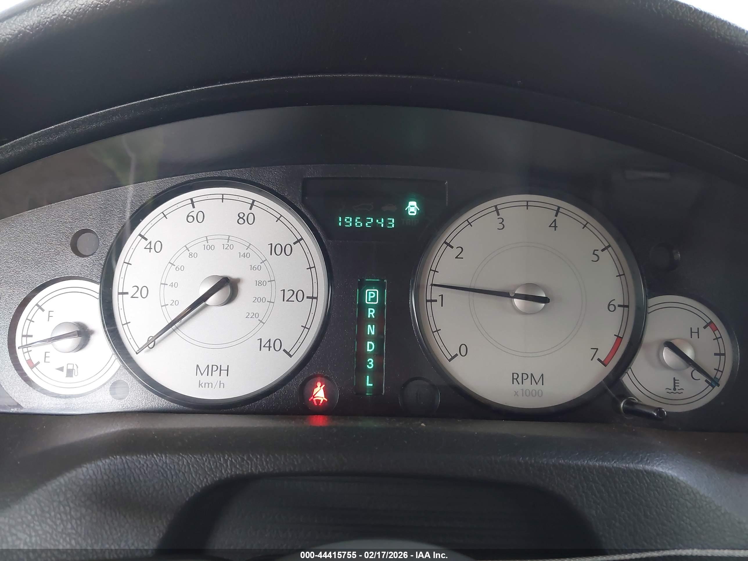 CHRYSLER 300 image 7