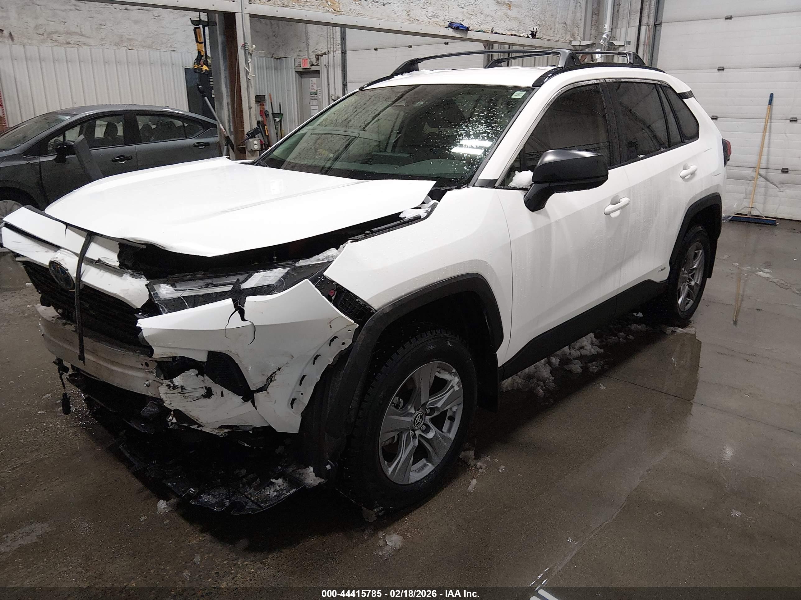 TOYOTA RAV4 image 2