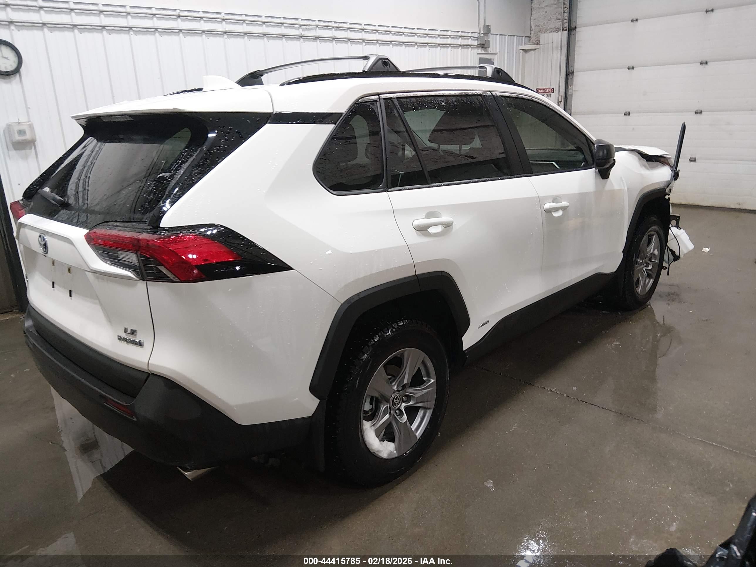 TOYOTA RAV4 image 4