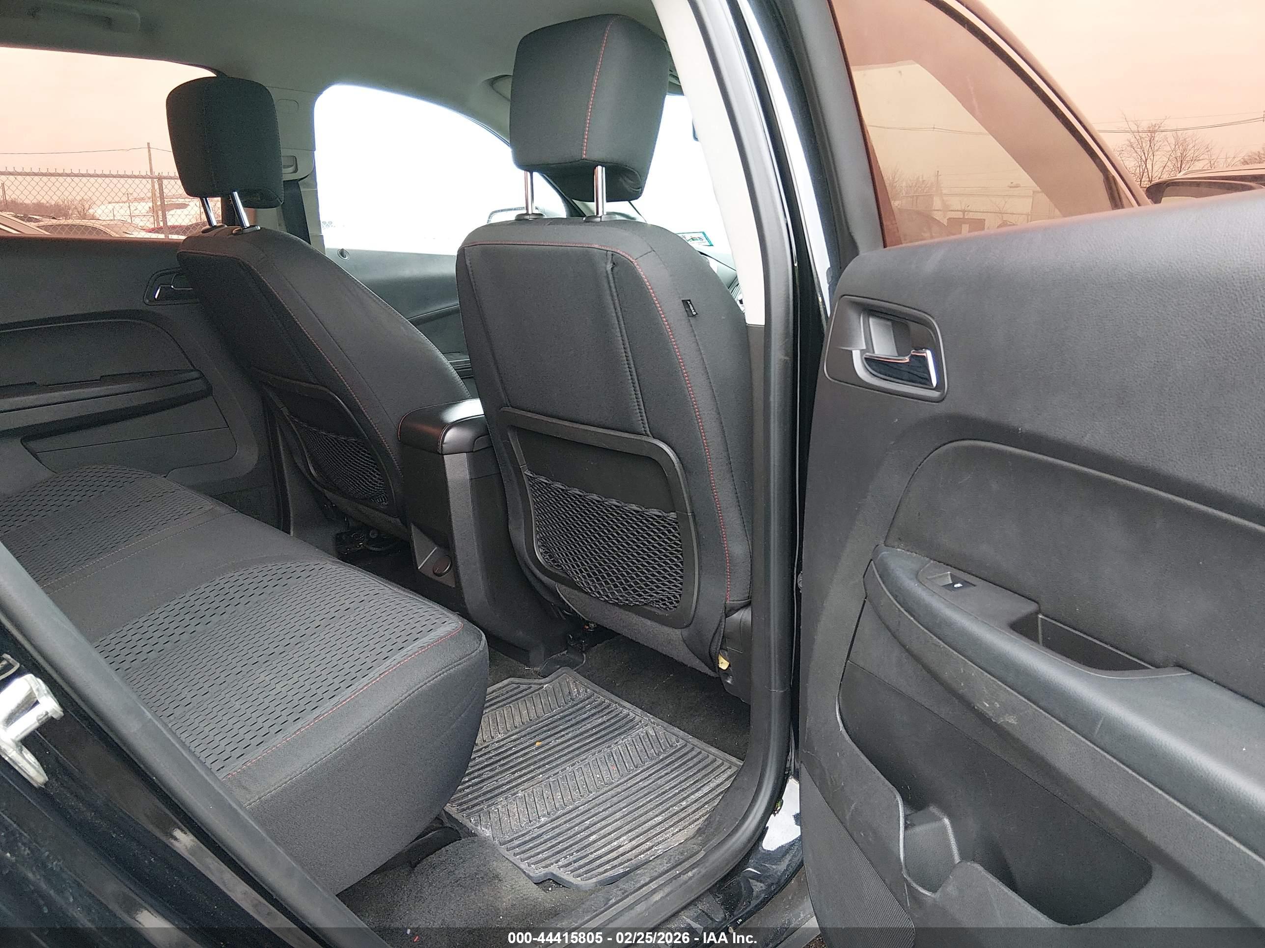 CHEVROLET EQUINOX image 8