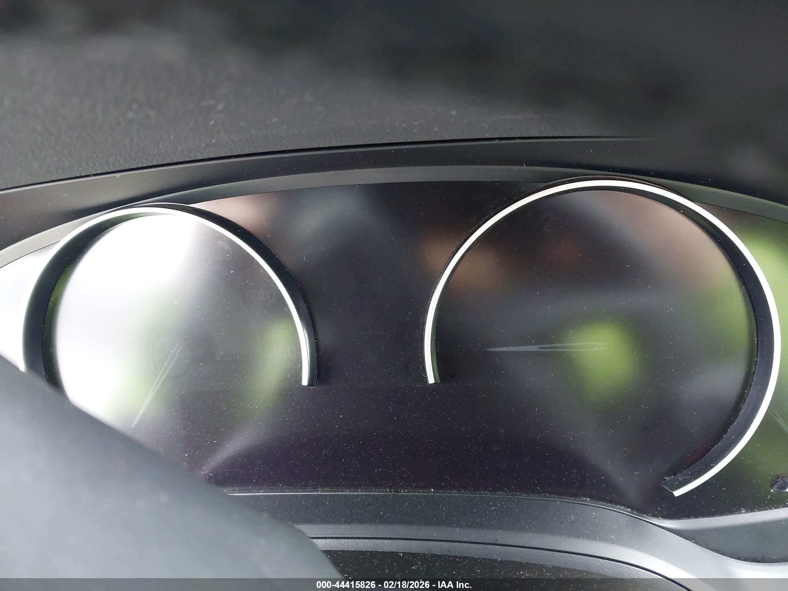 BMW 330I image 7