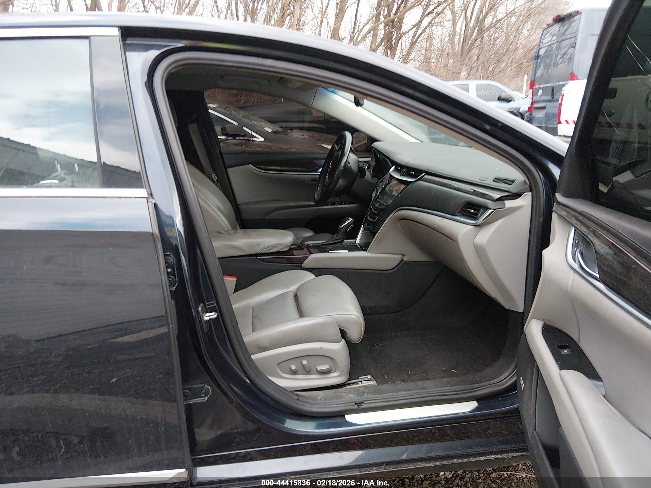 CADILLAC XTS image 5
