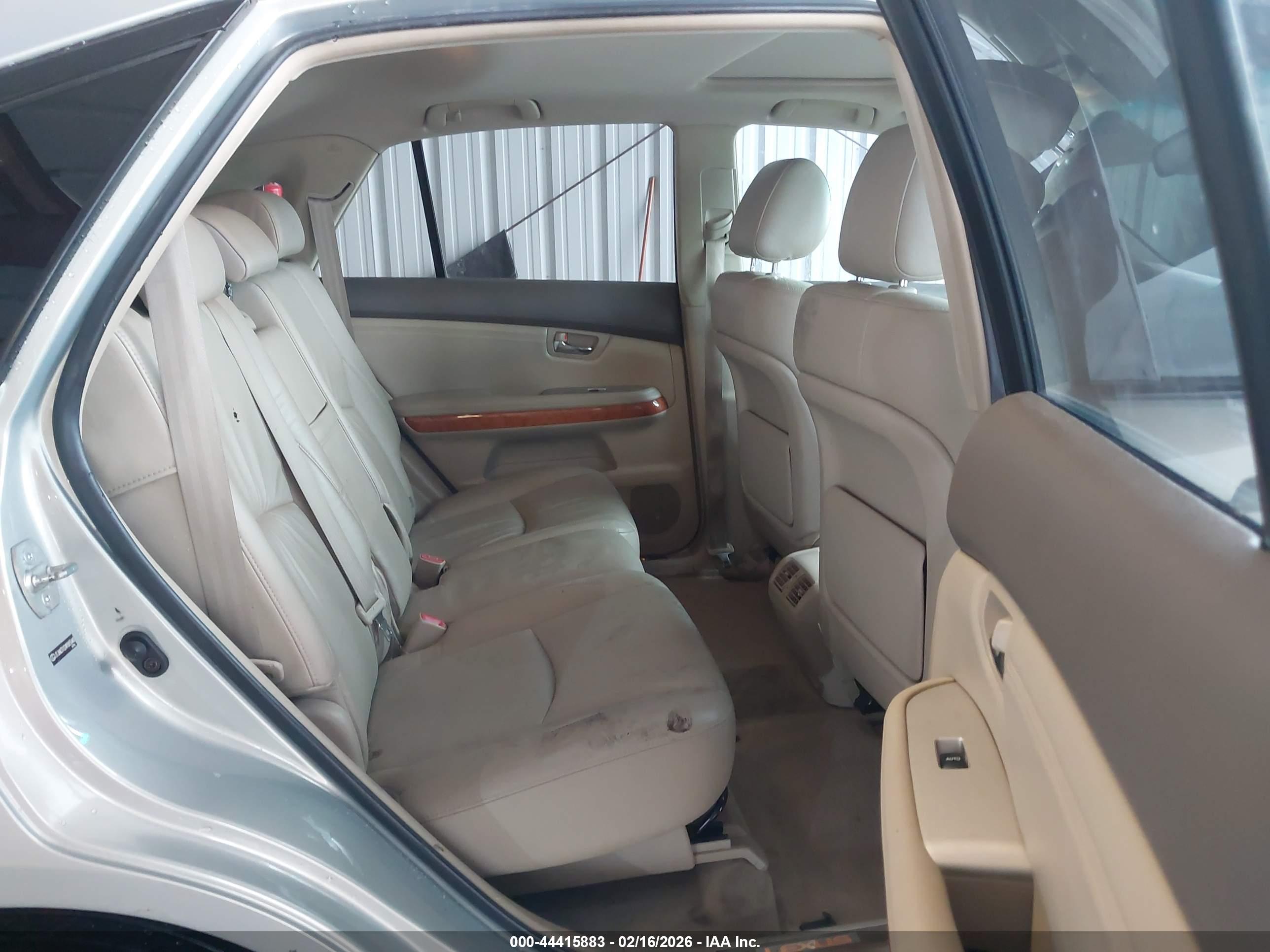 LEXUS RX image 8