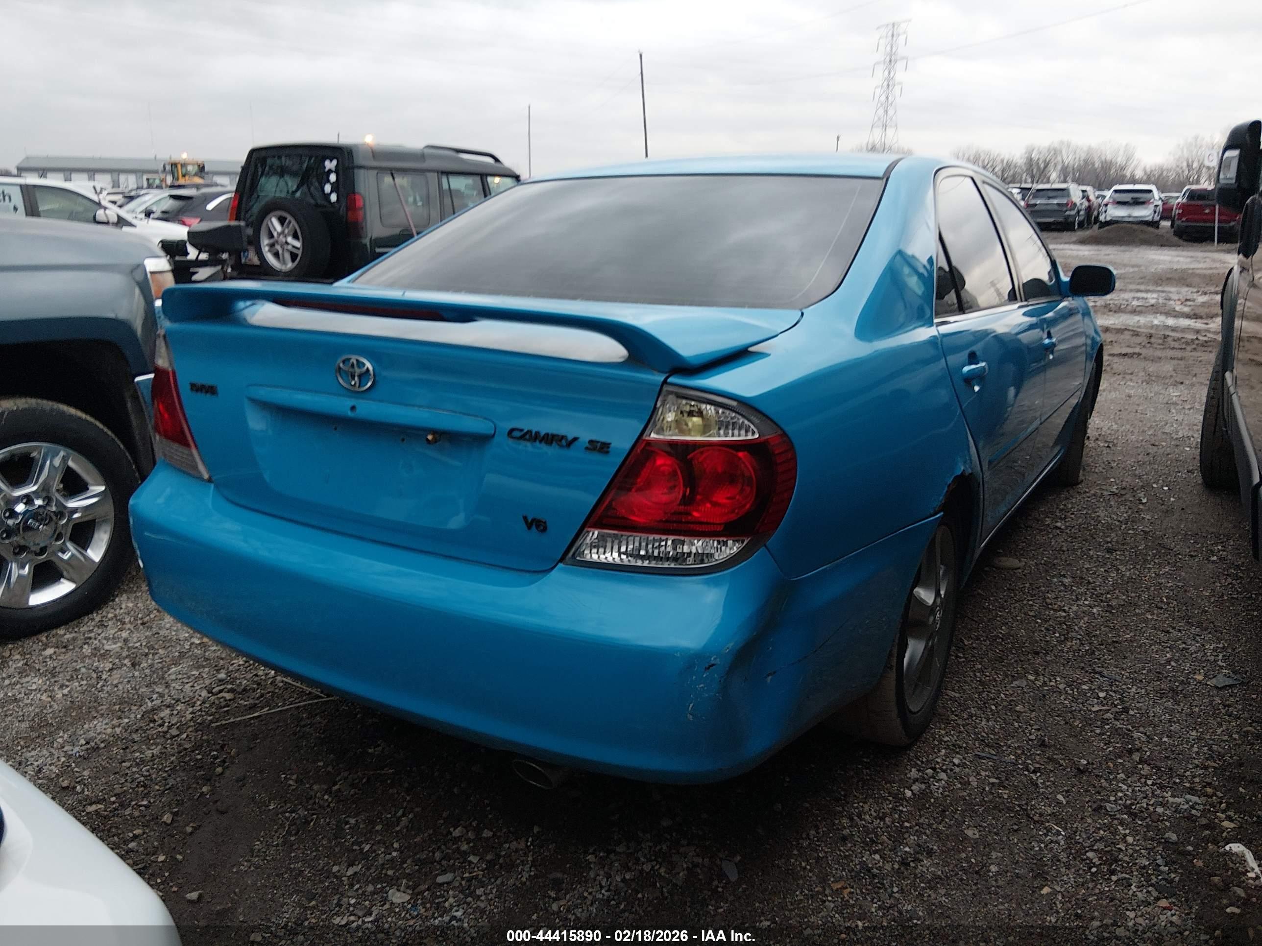 TOYOTA CAMRY image 4