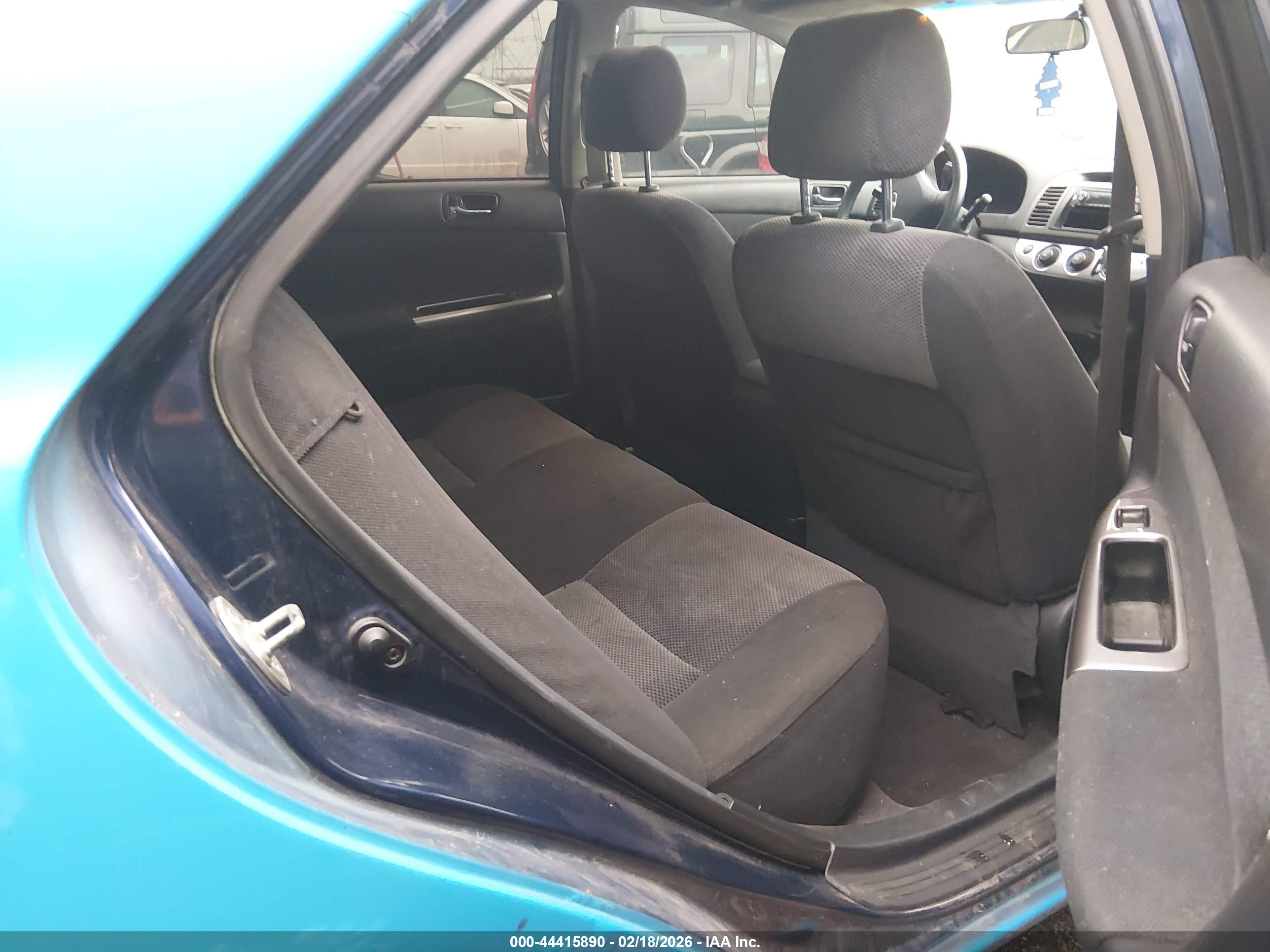 TOYOTA CAMRY image 8