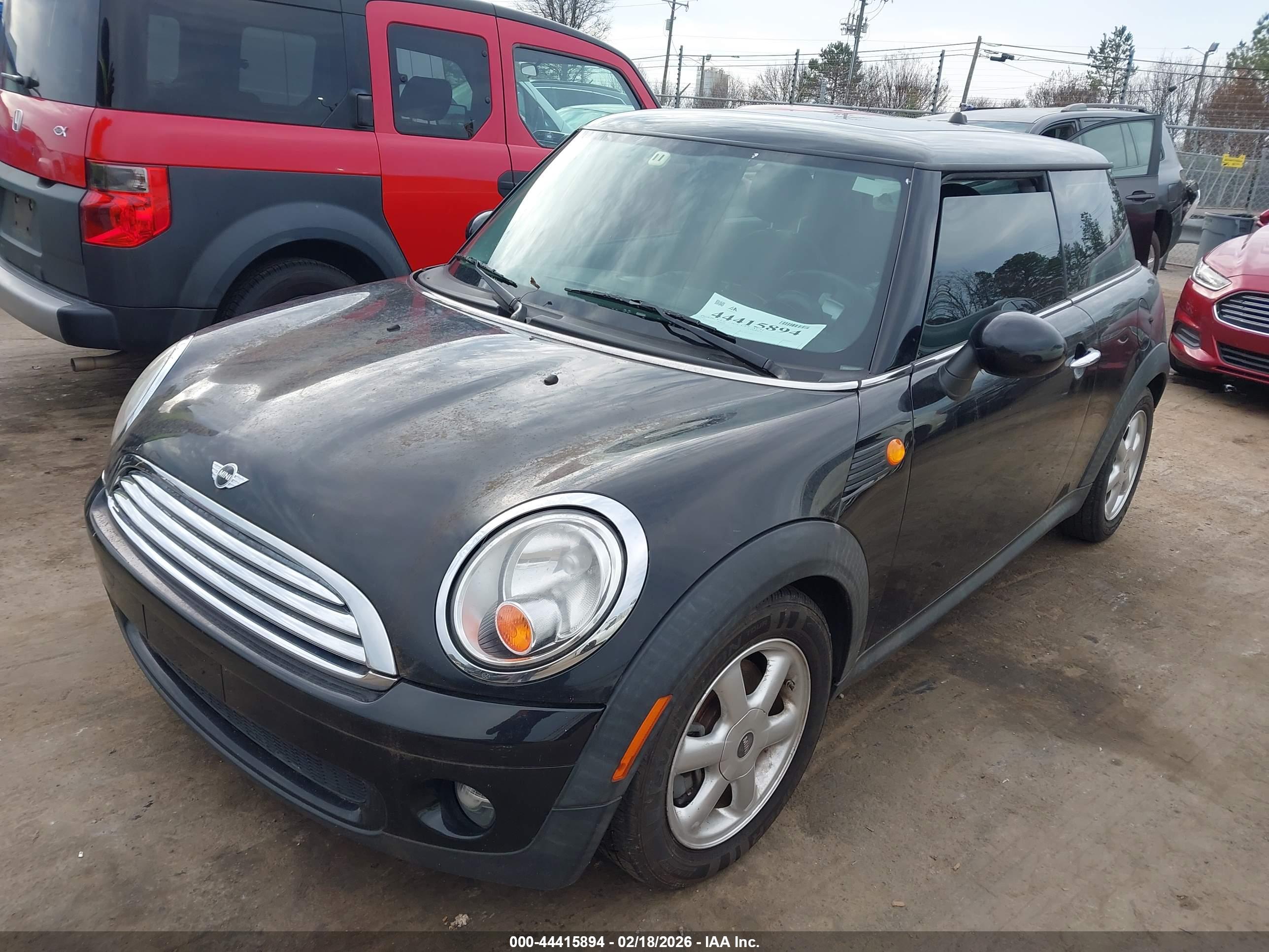 MINI COOPER image 2