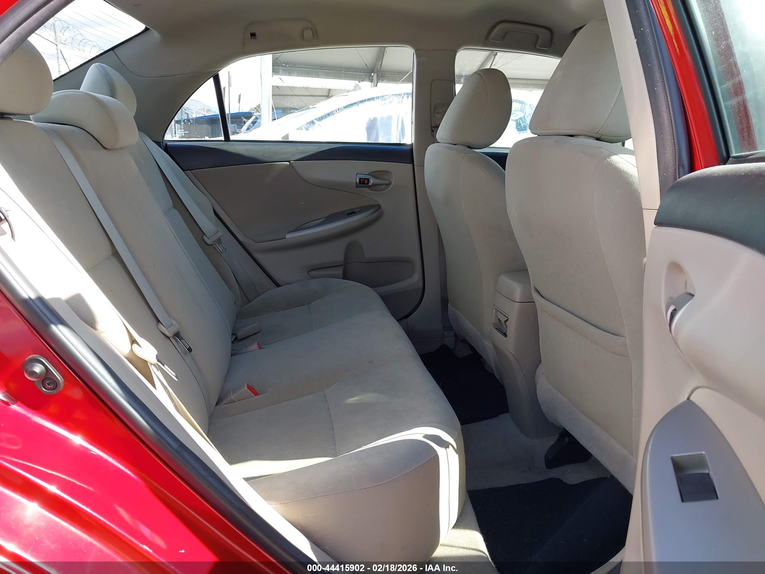 TOYOTA COROLLA image 8