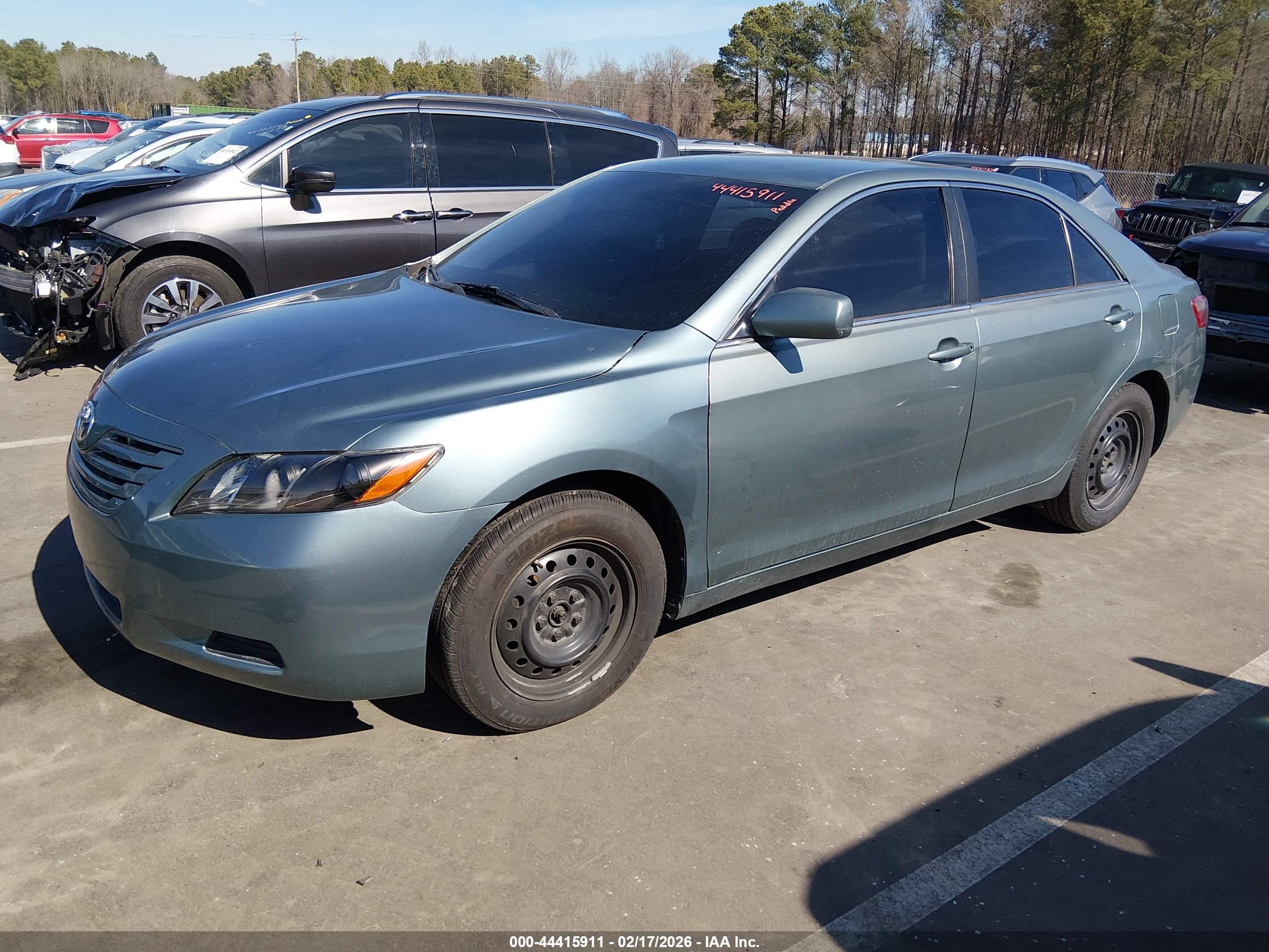 TOYOTA CAMRY image 2