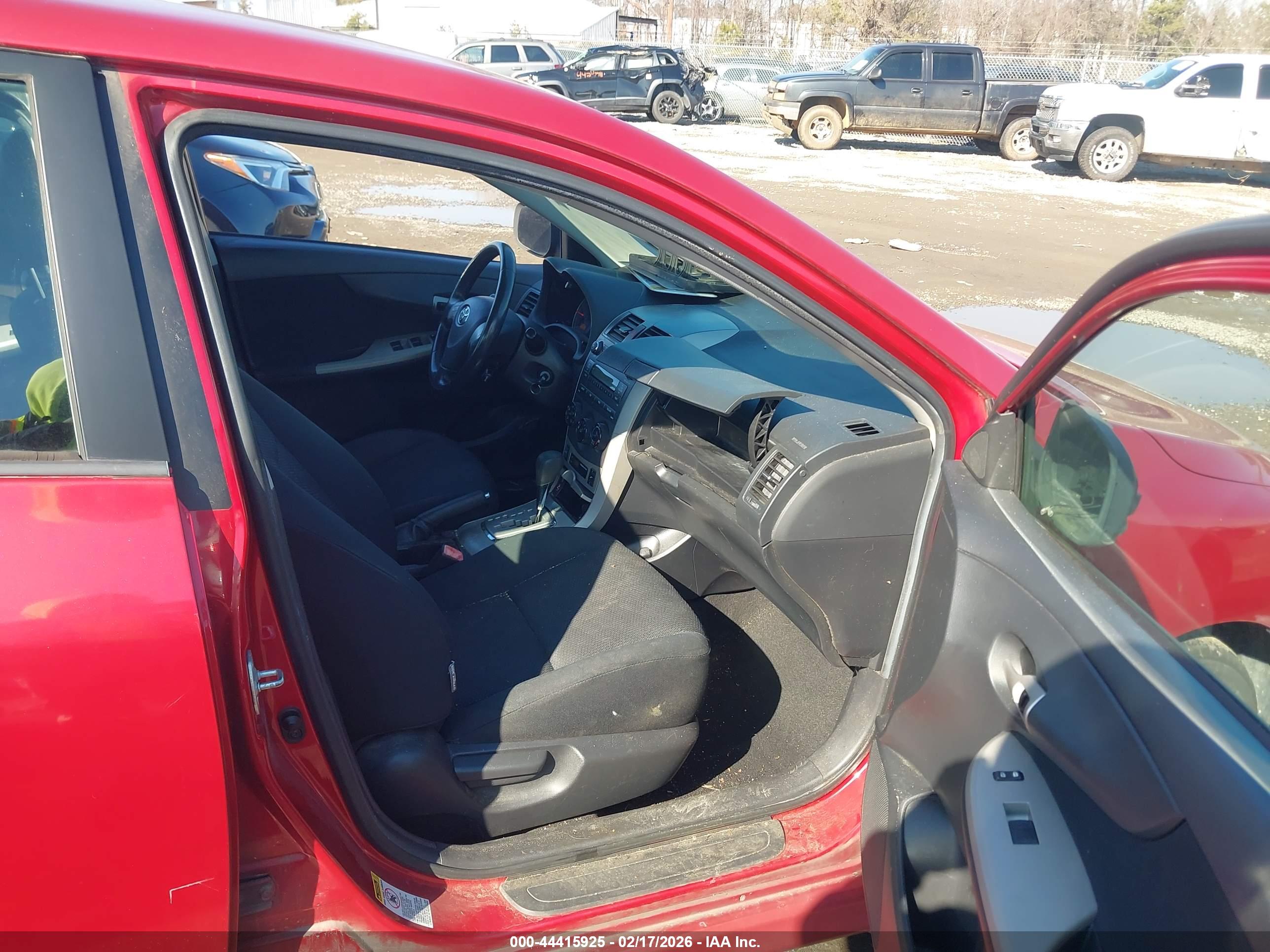 TOYOTA COROLLA image 5