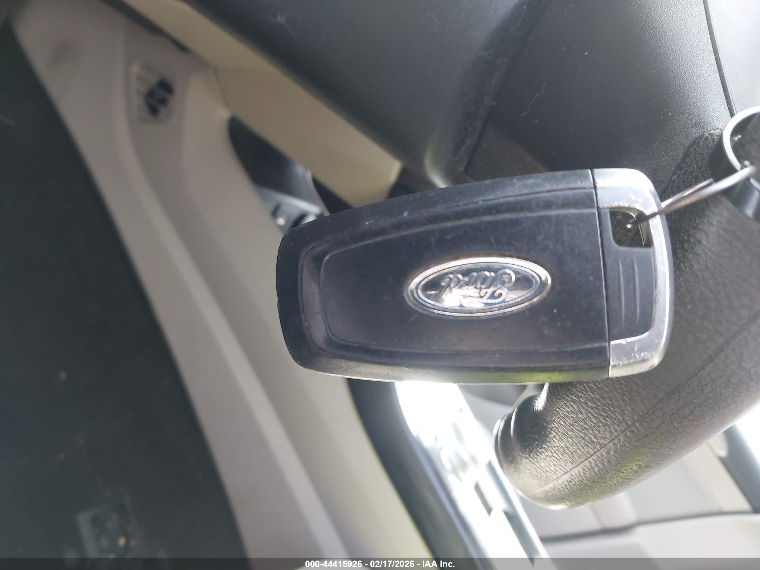 FORD FUSION image 11