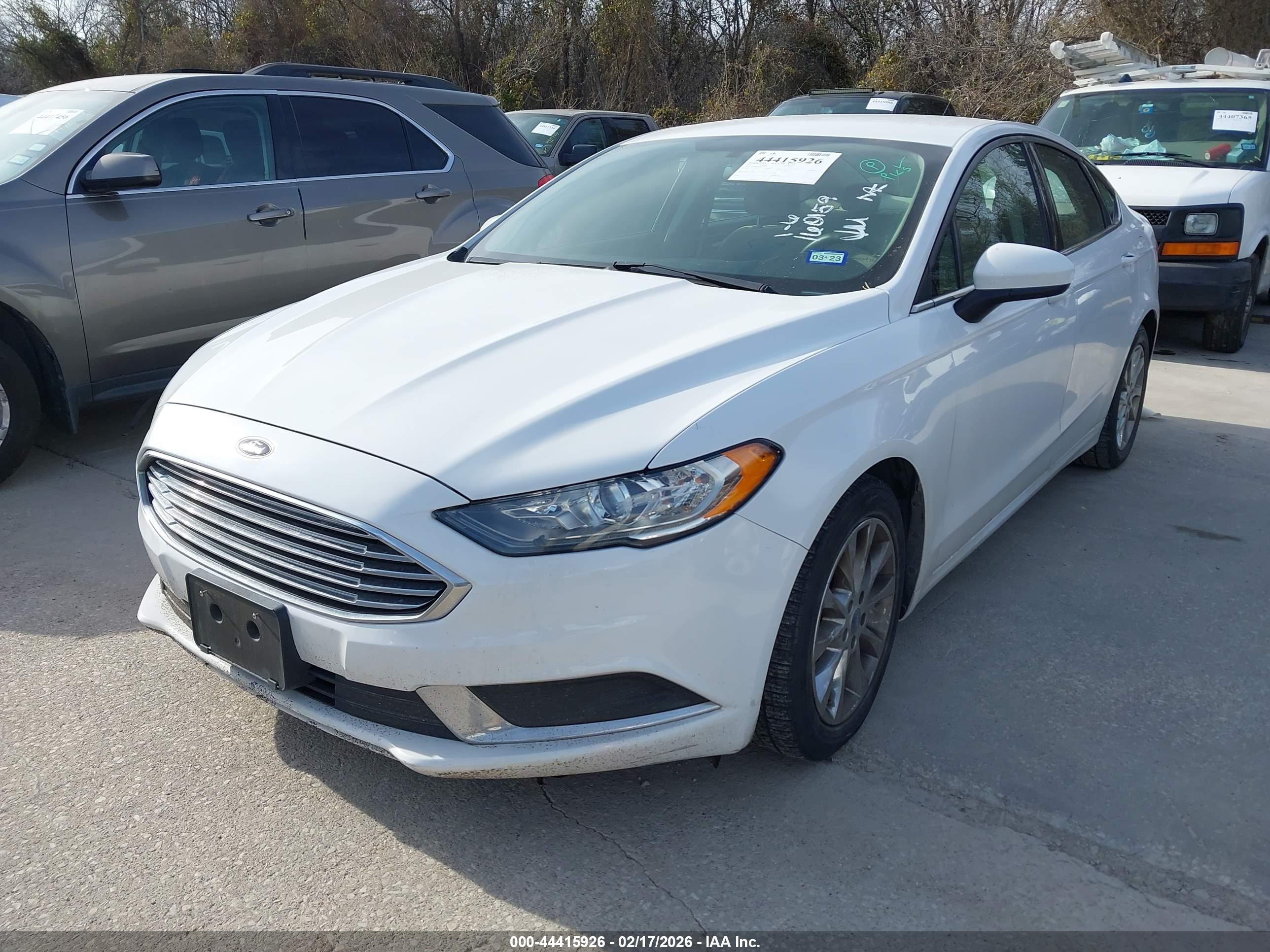 FORD FUSION image 2